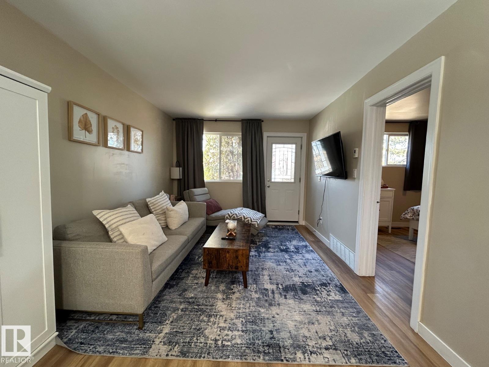 11017 38 ST NW, Edmonton