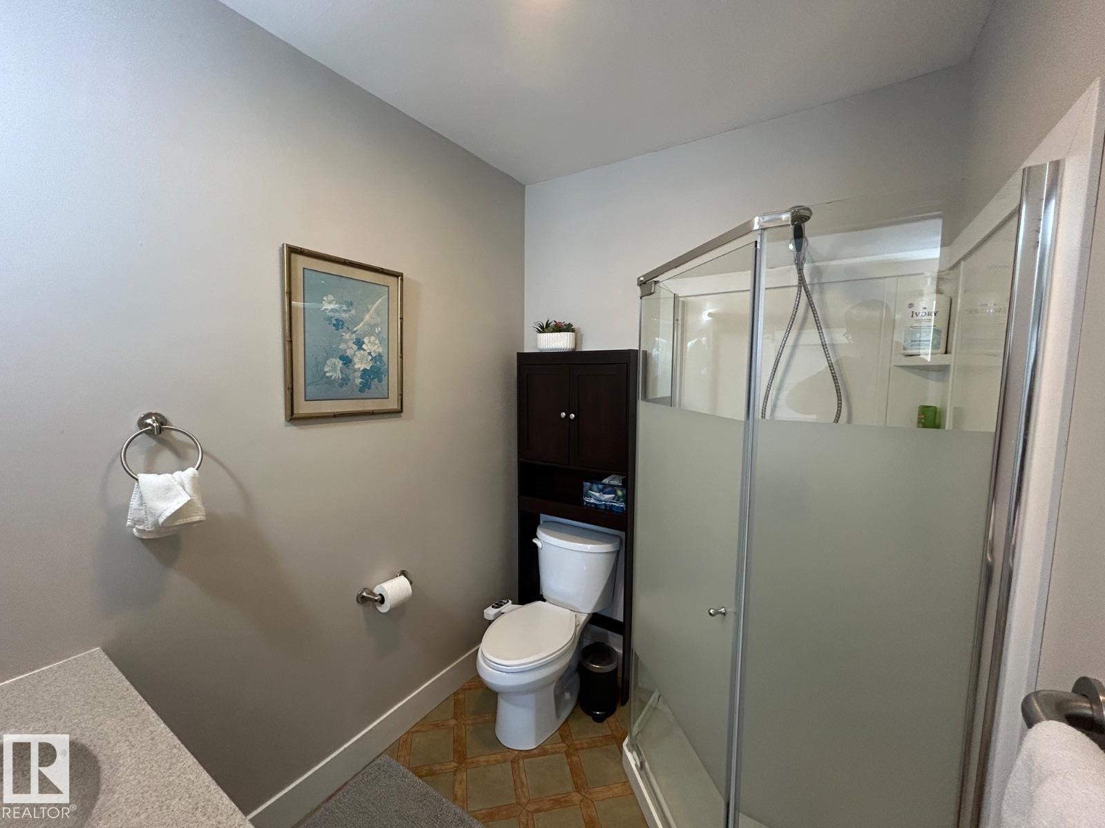 11017 38 ST NW, Edmonton