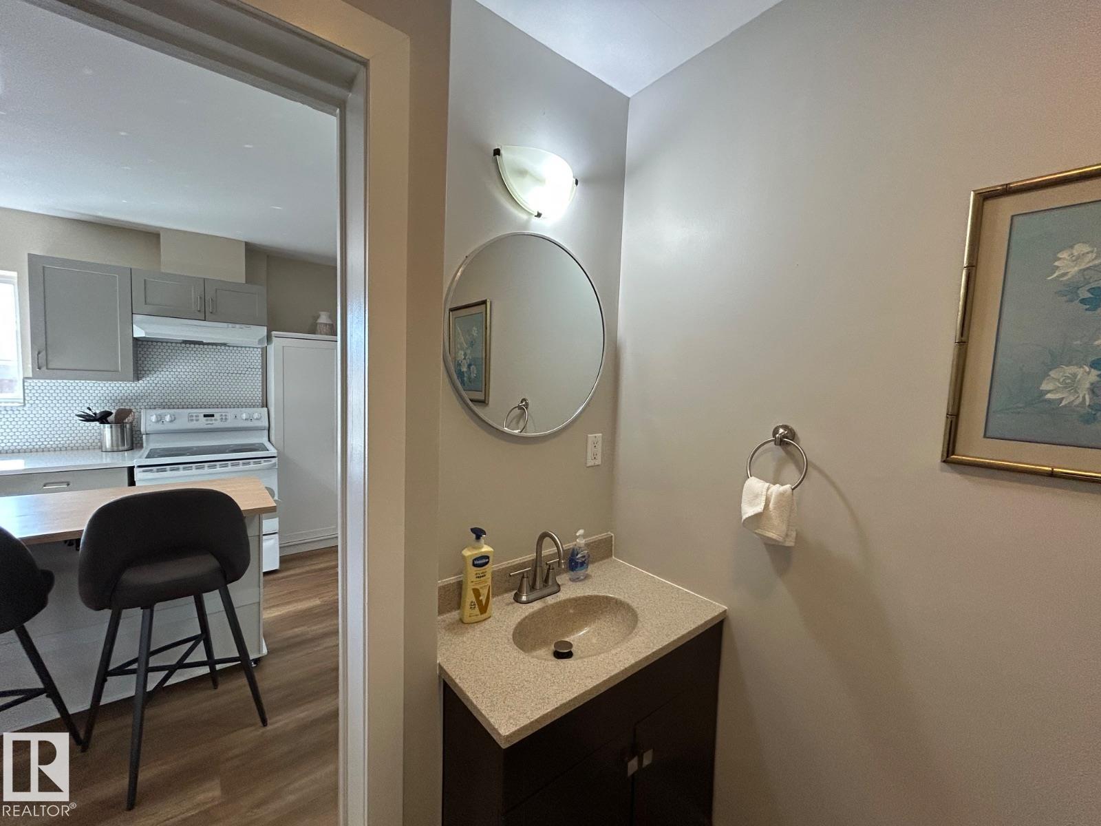 11017 38 ST NW, Edmonton