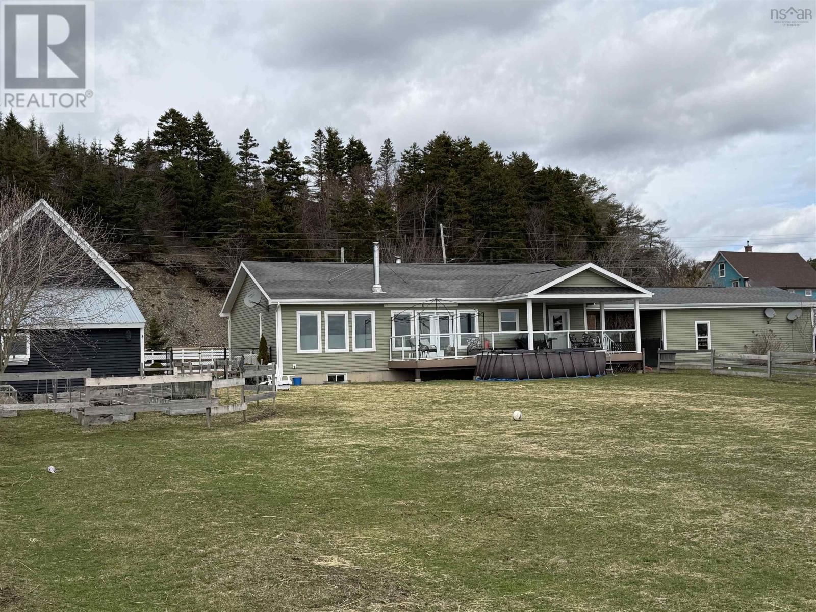 Property 2 of 39 of 209 8622 Highway 209