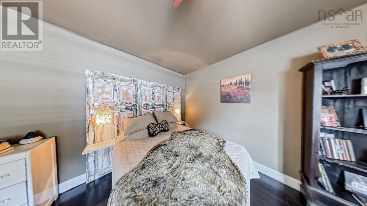 Property 19 of 39 of 209 8622 Highway 209