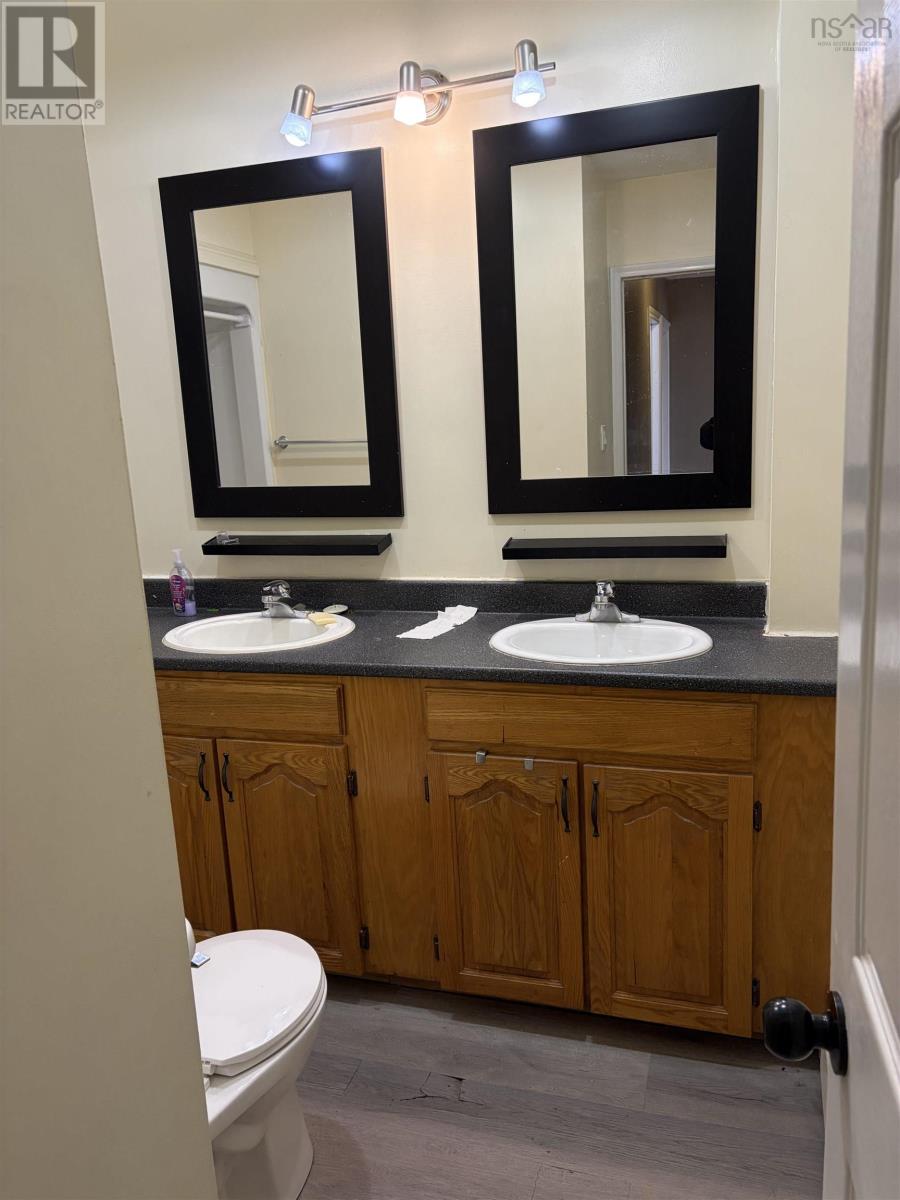 Property 18 of 31 of 4 Emery Lane