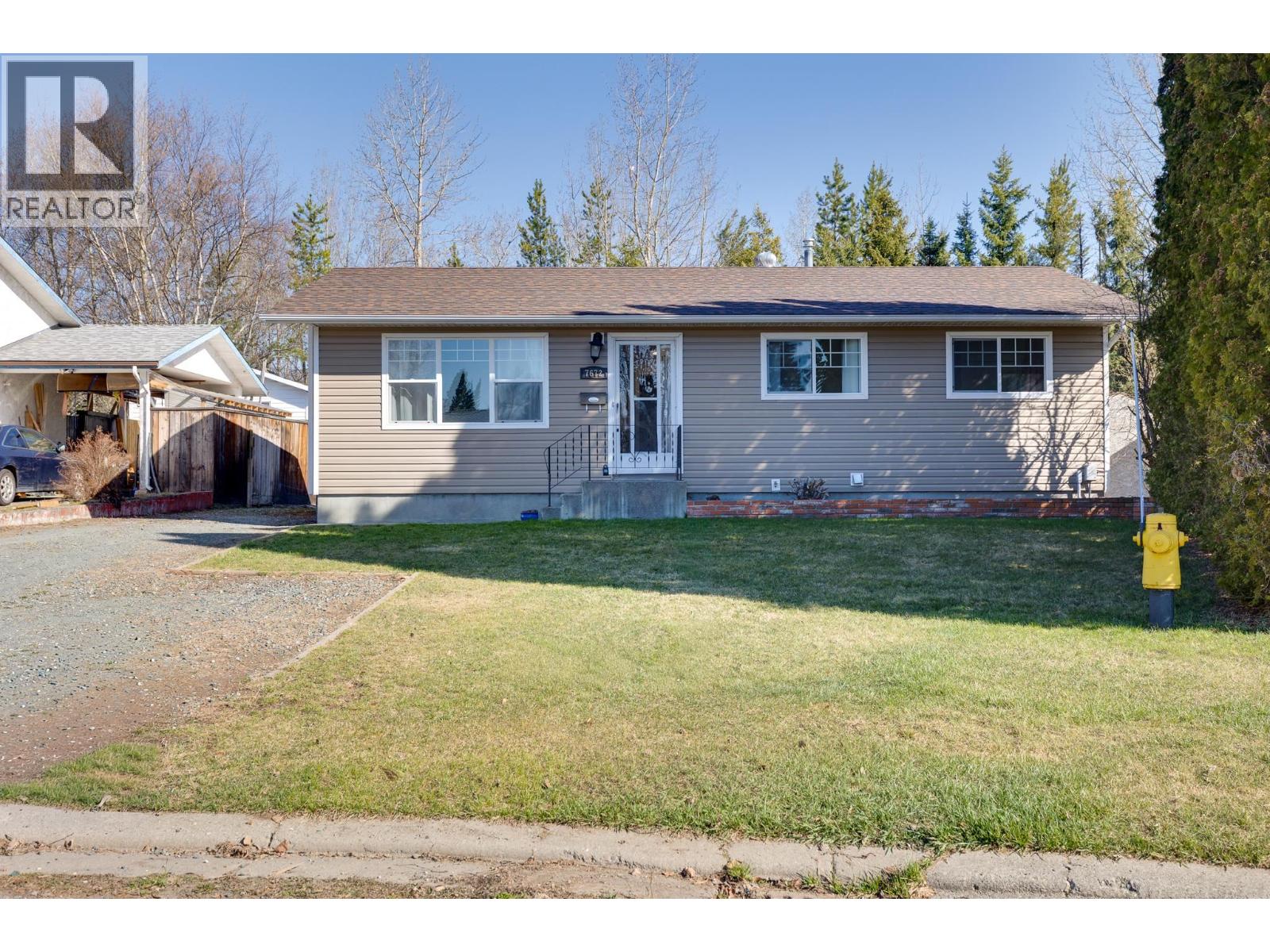 7672 MONCTON CRESCENT — $487,500