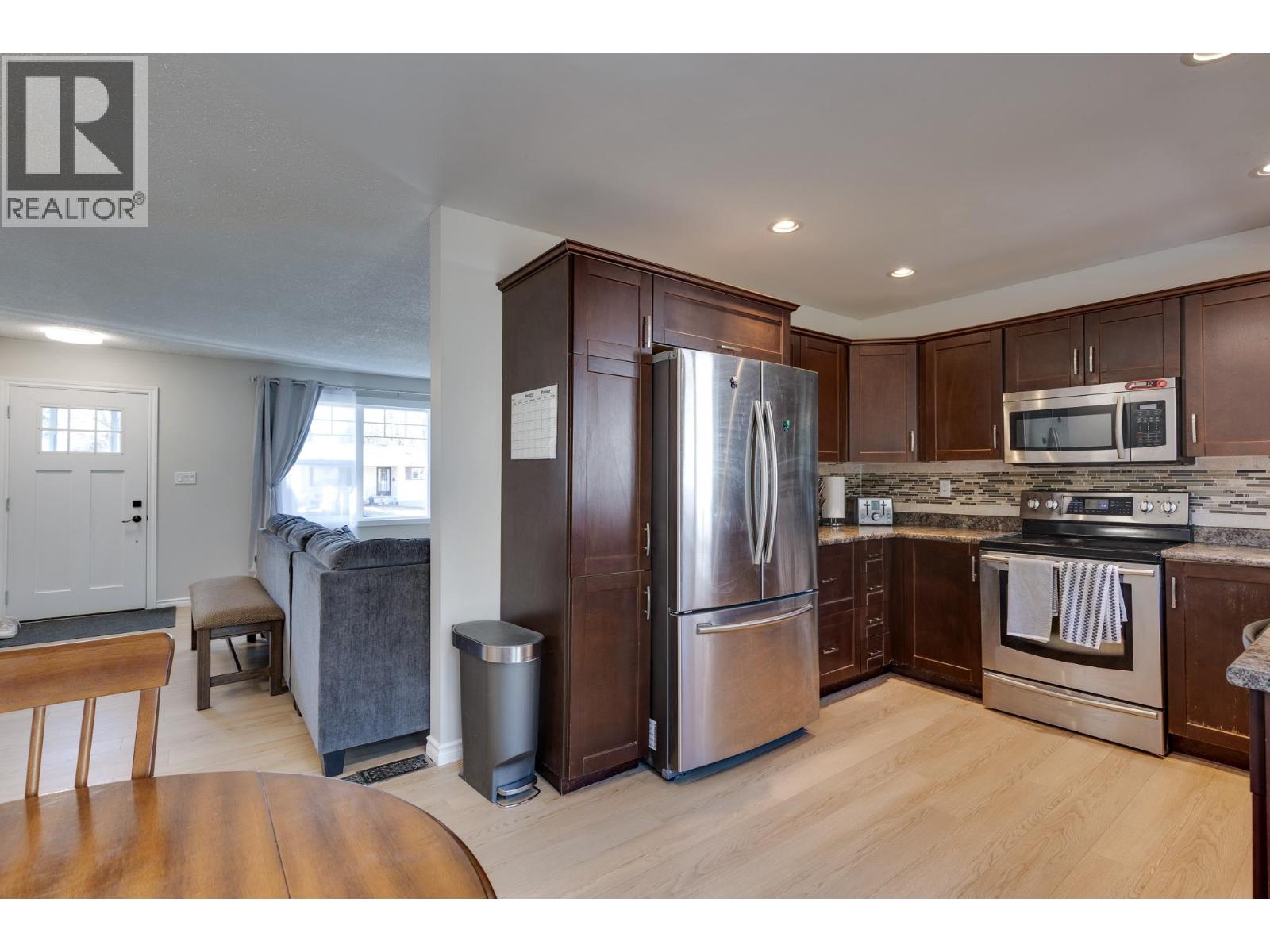 7672 MONCTON CRESCENT - 17