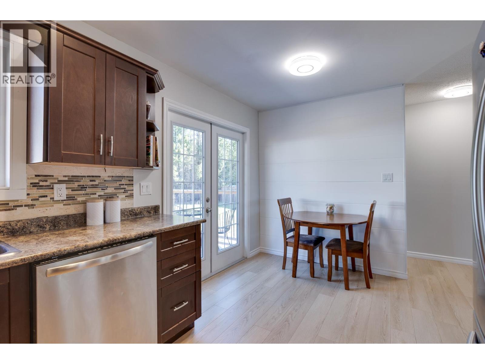 7672 MONCTON CRESCENT - 18