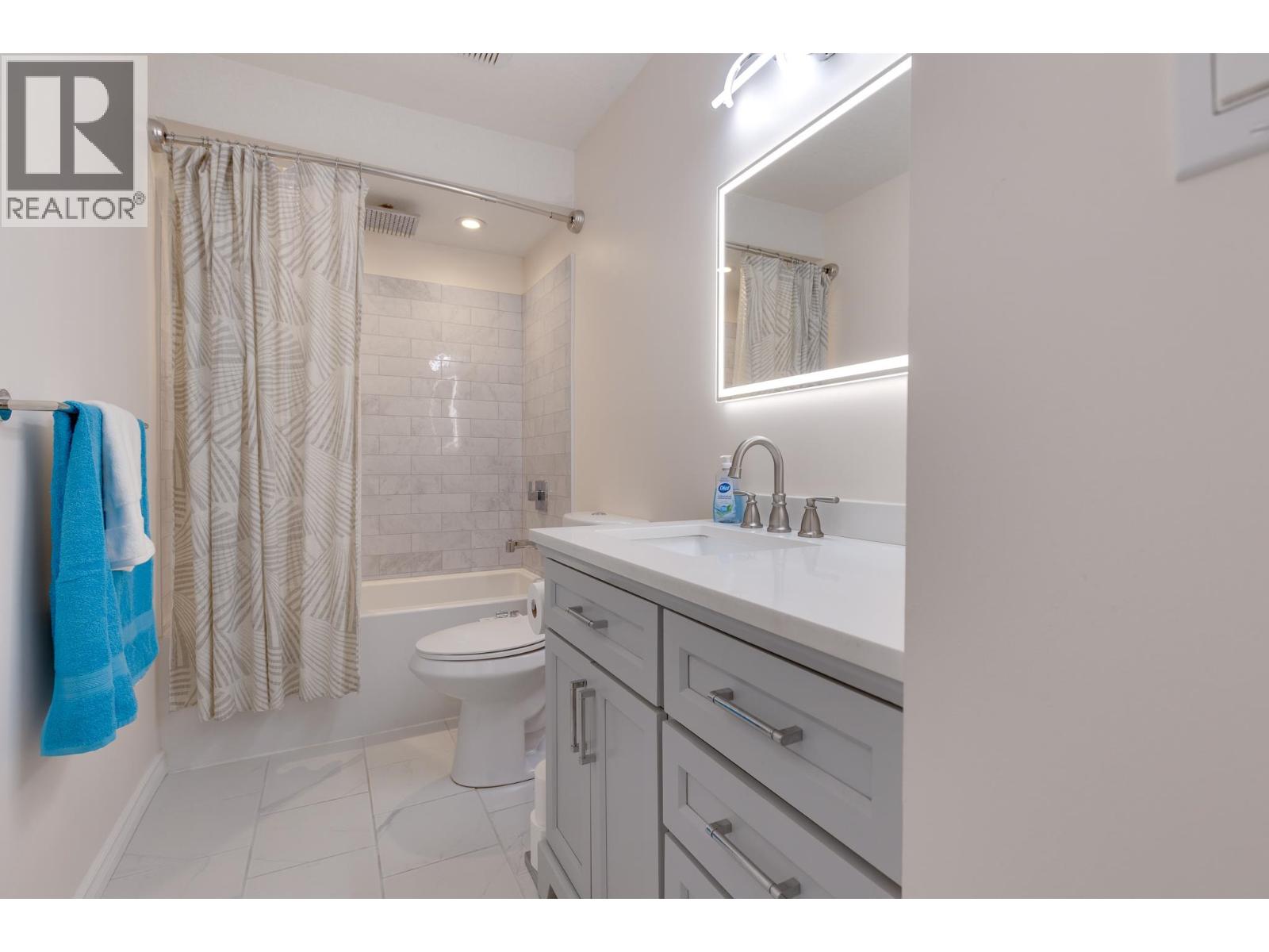 7672 MONCTON CRESCENT - 21