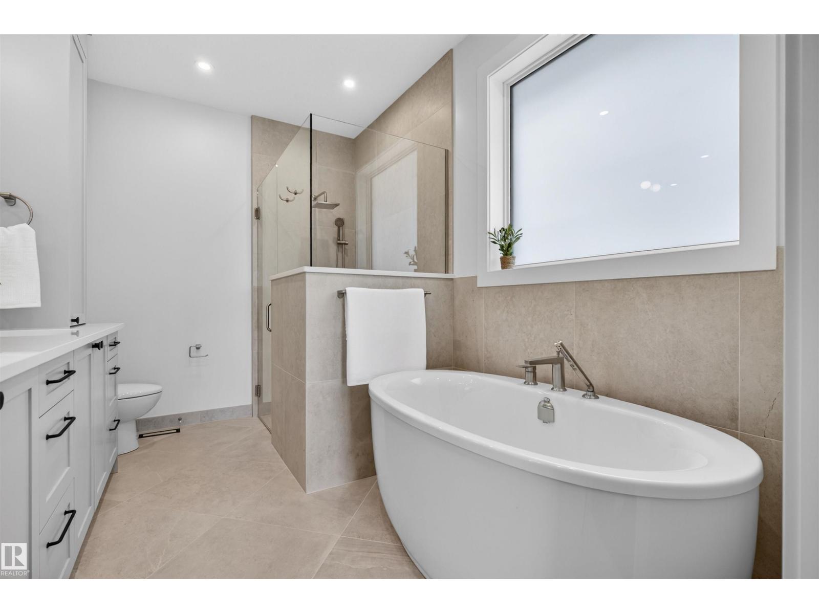 149 EASTGATE WAY, St. Albert