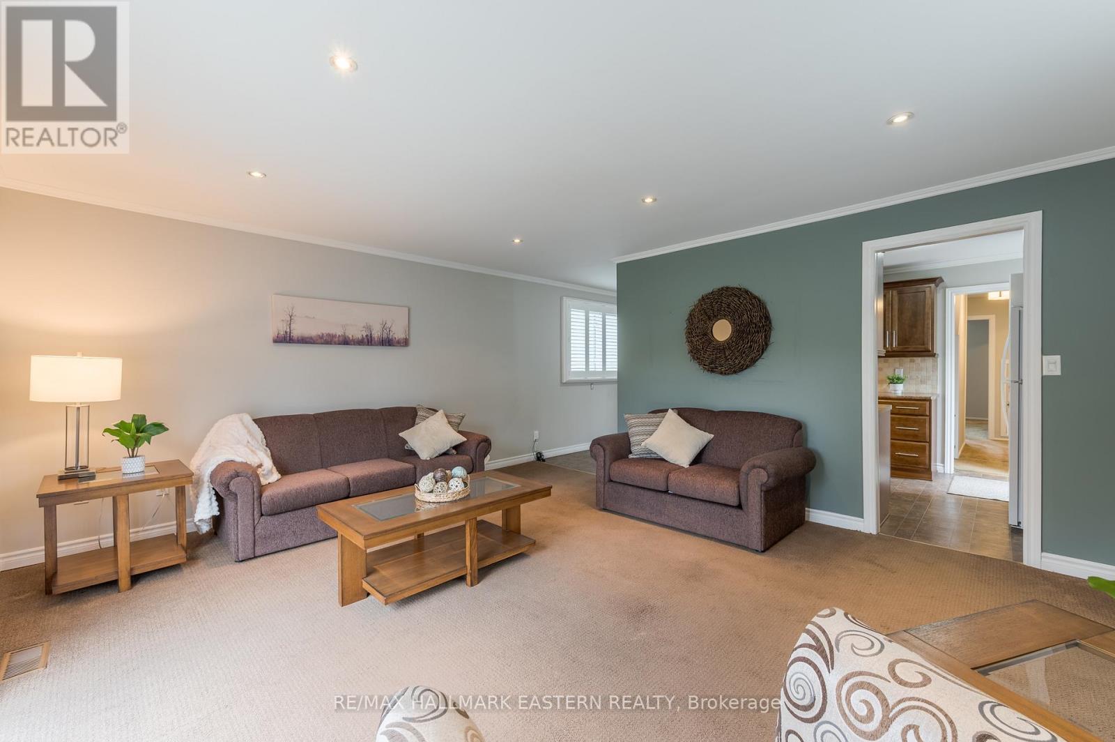584 PATERSON STREET - 15