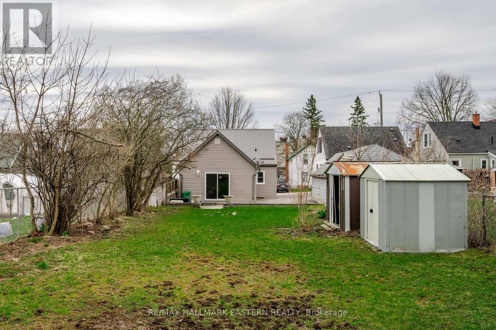 584 PATERSON STREET - 39