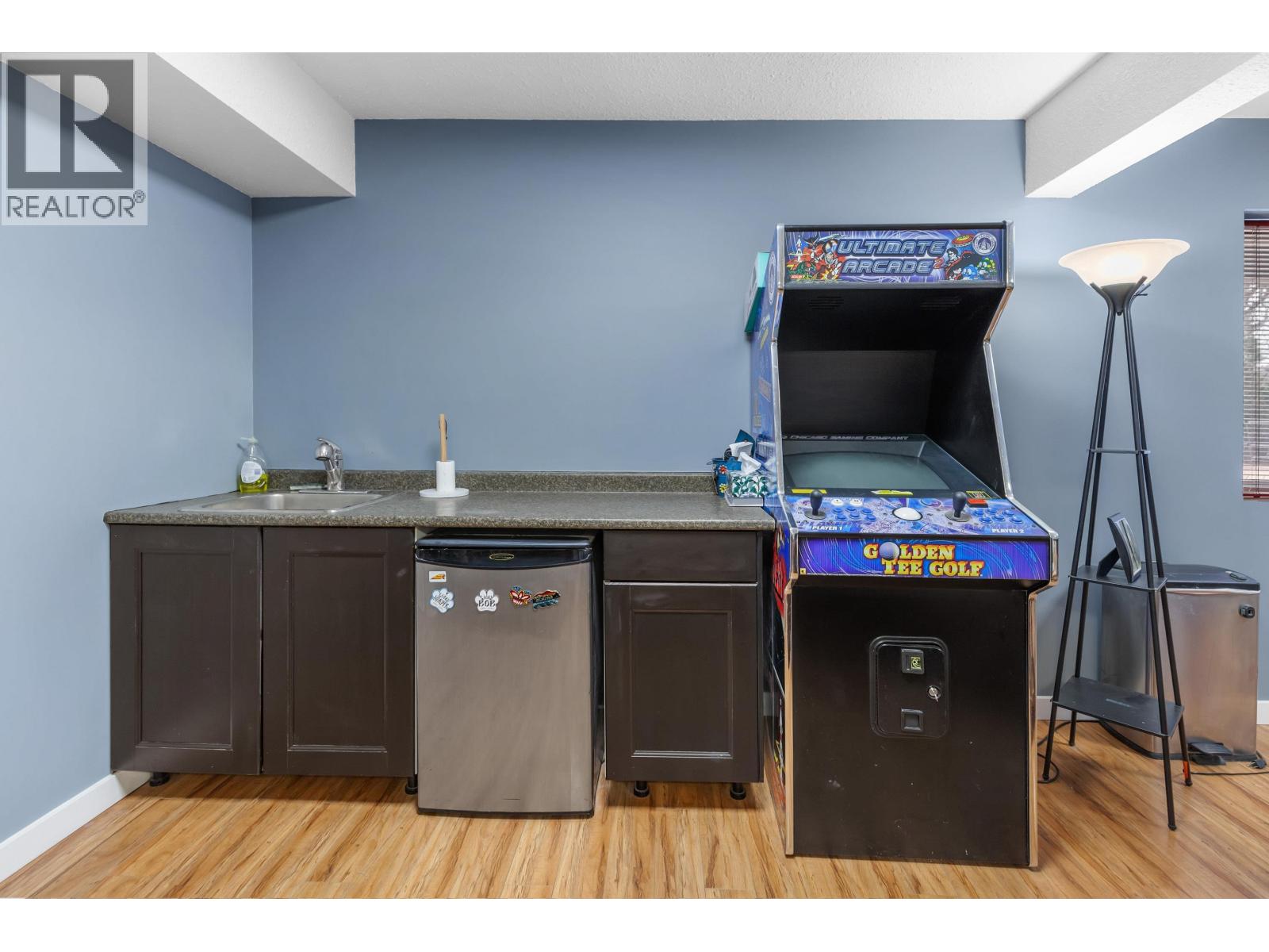 1957 HARPER DRIVE - 27