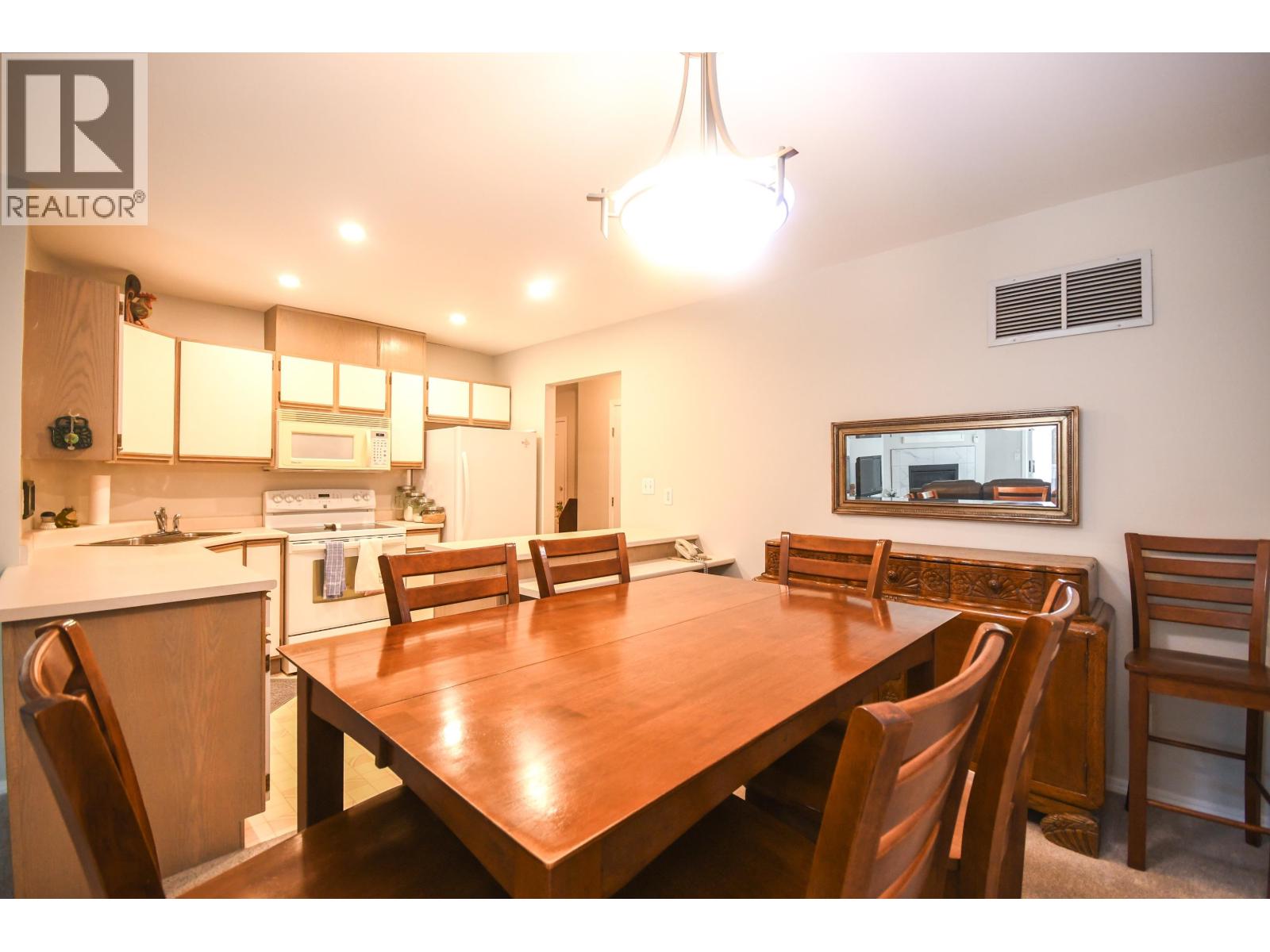 Photo 11 of 41 — 105 7255 SOUTHRIDGE AVENUE · Prince George, BC