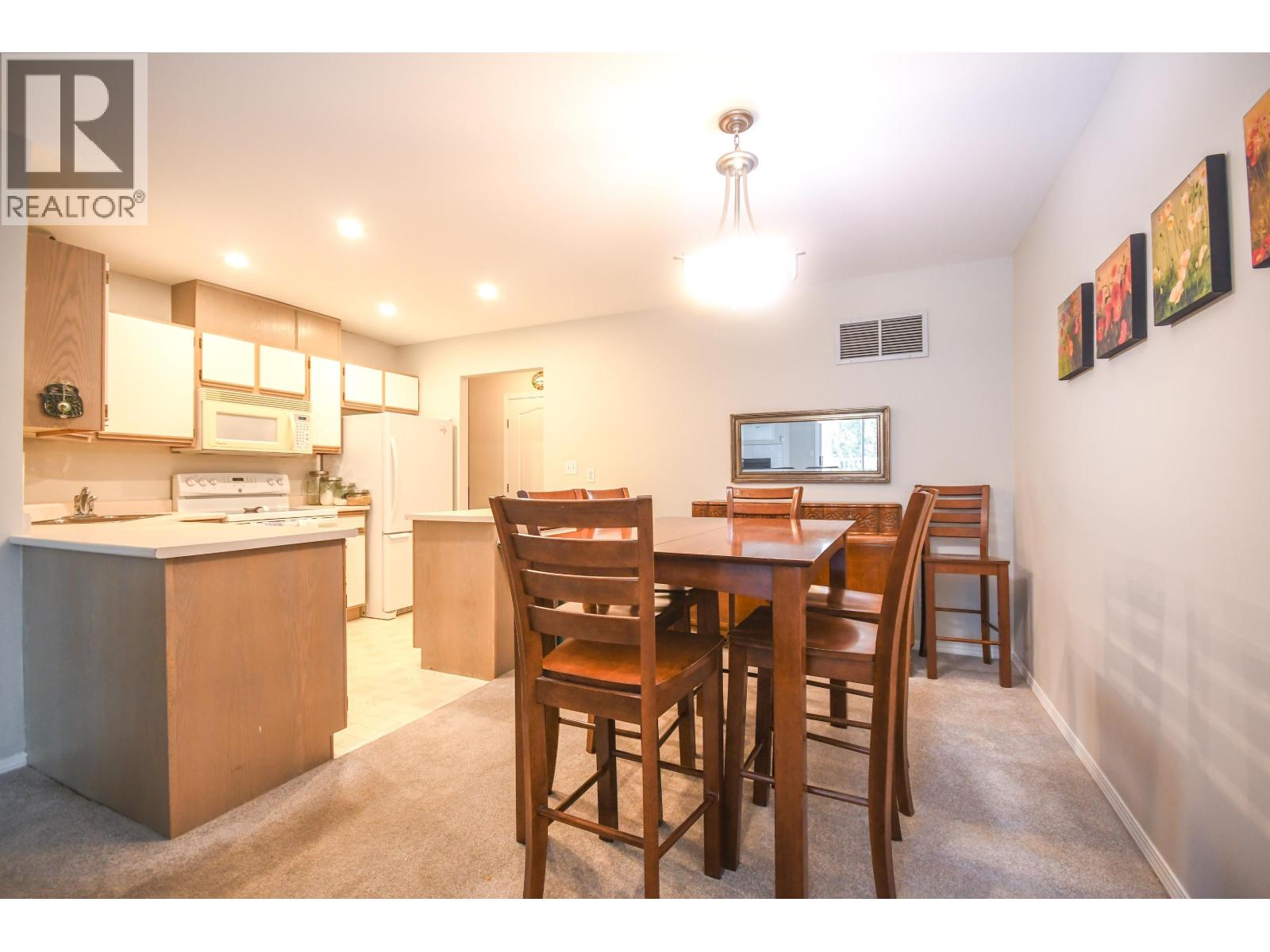 Photo 8 of 41 — 105 7255 SOUTHRIDGE AVENUE · Prince George, BC