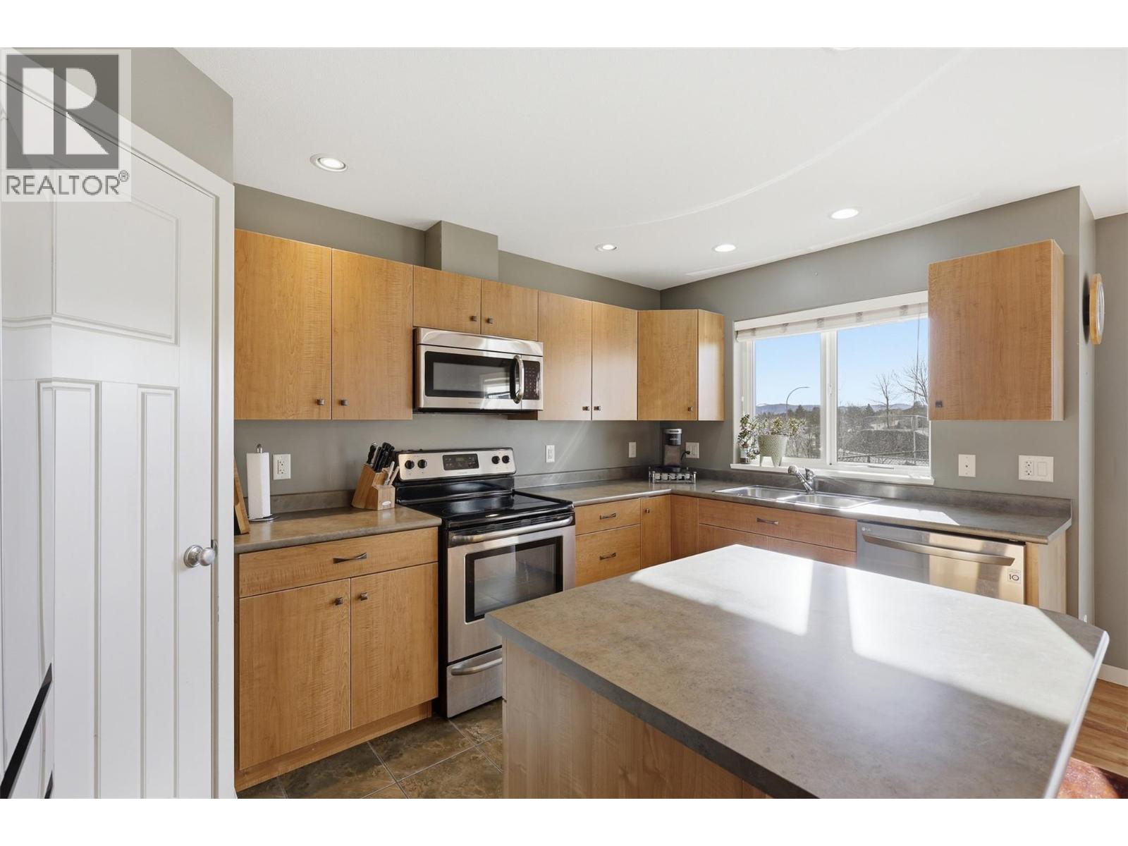 #7 1250 ABERDEEN Drive - 12