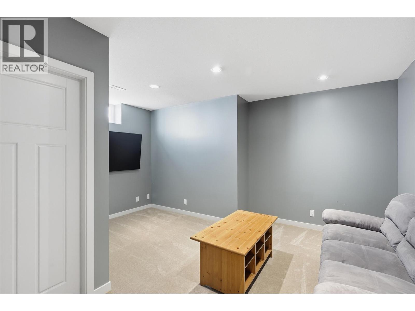 #7 1250 ABERDEEN Drive - 34