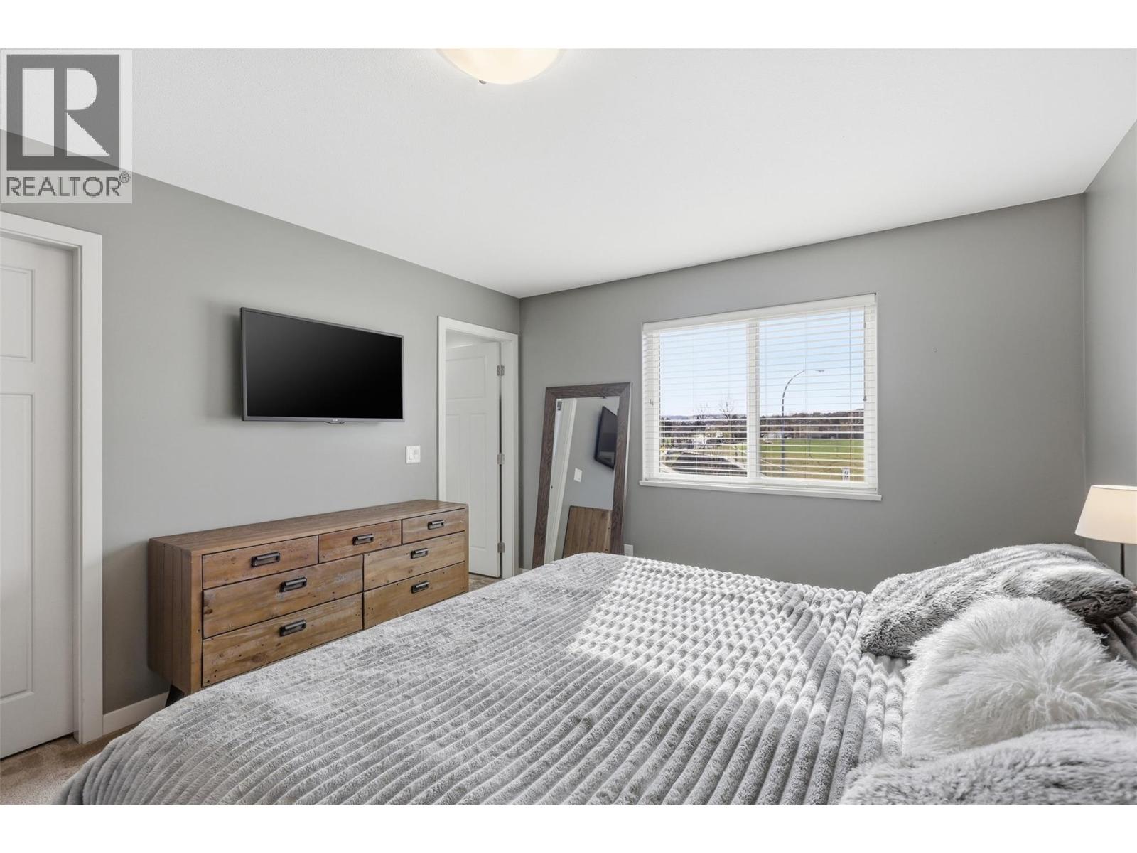 #7 1250 ABERDEEN Drive - 22