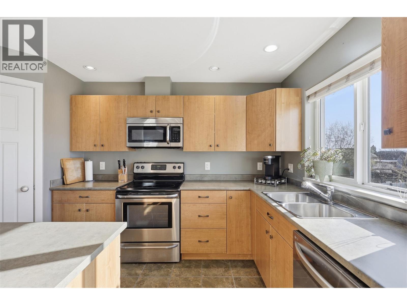 #7 1250 ABERDEEN Drive - 14