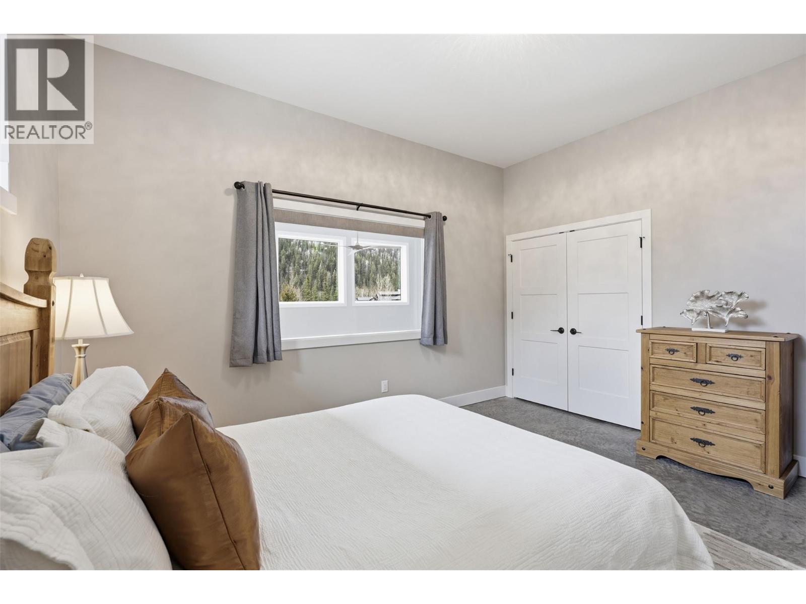 2533 Mountain View Drive - 48