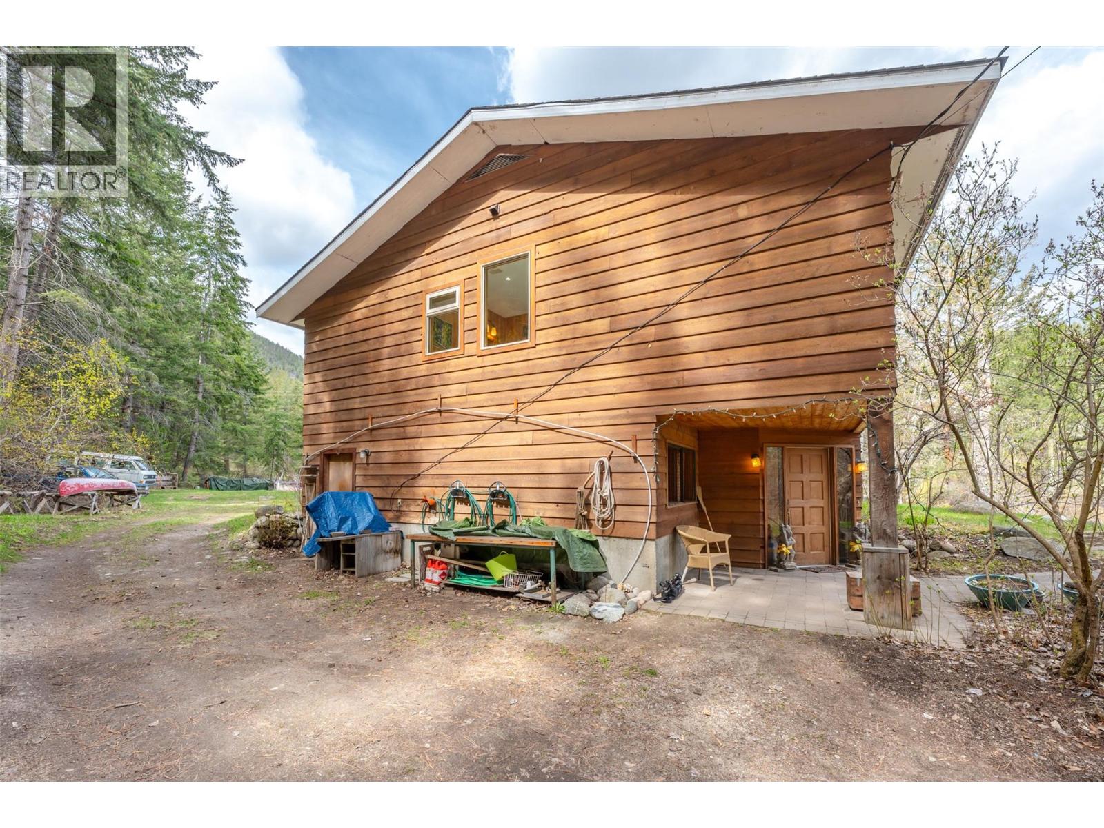 128 Farleigh Lake Road, Penticton