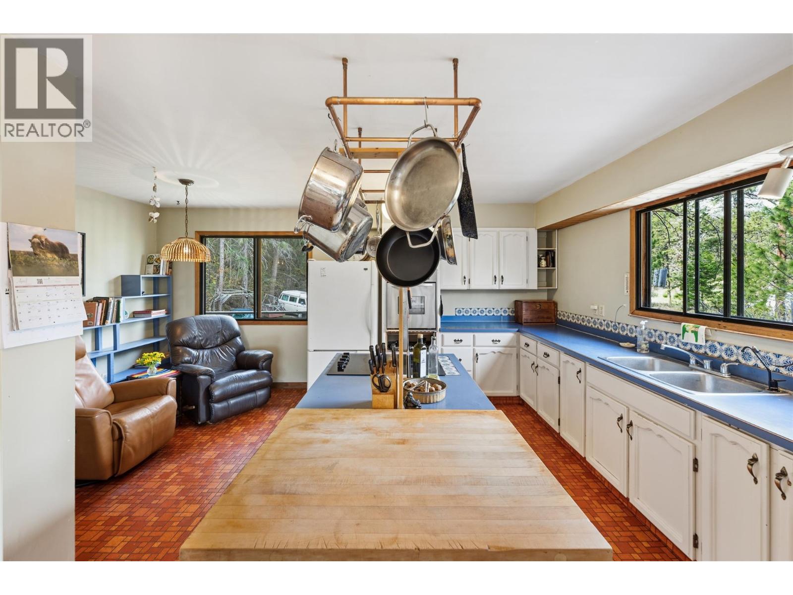 128 Farleigh Lake Road, Penticton