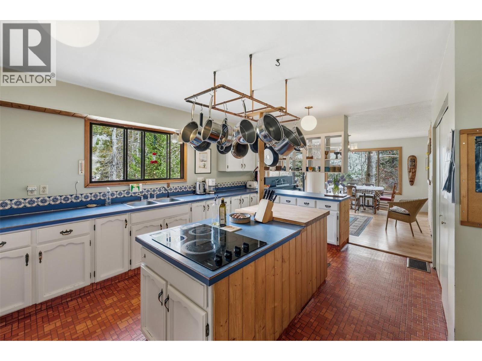 128 Farleigh Lake Road, Penticton