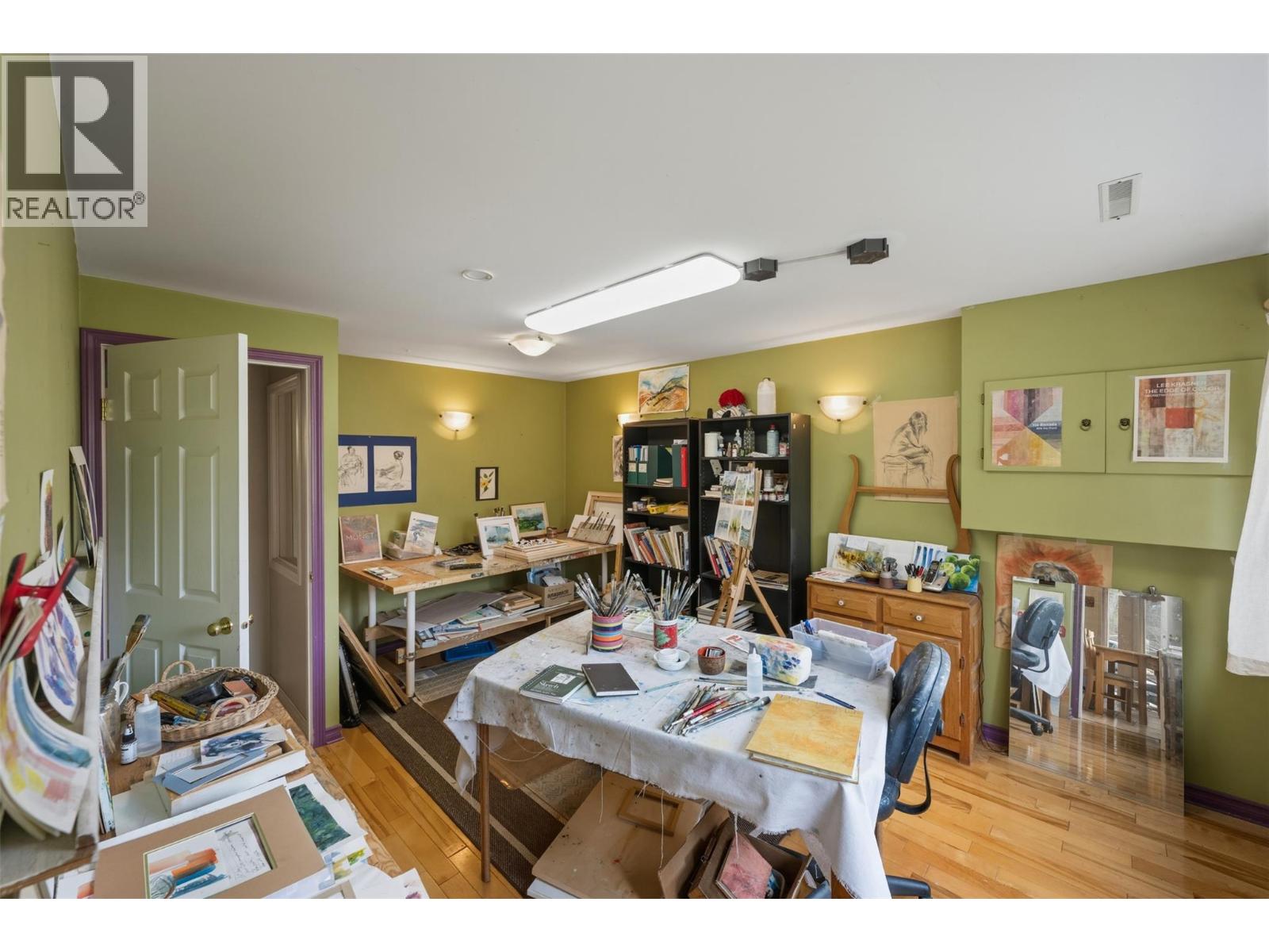 128 Farleigh Lake Road, Penticton