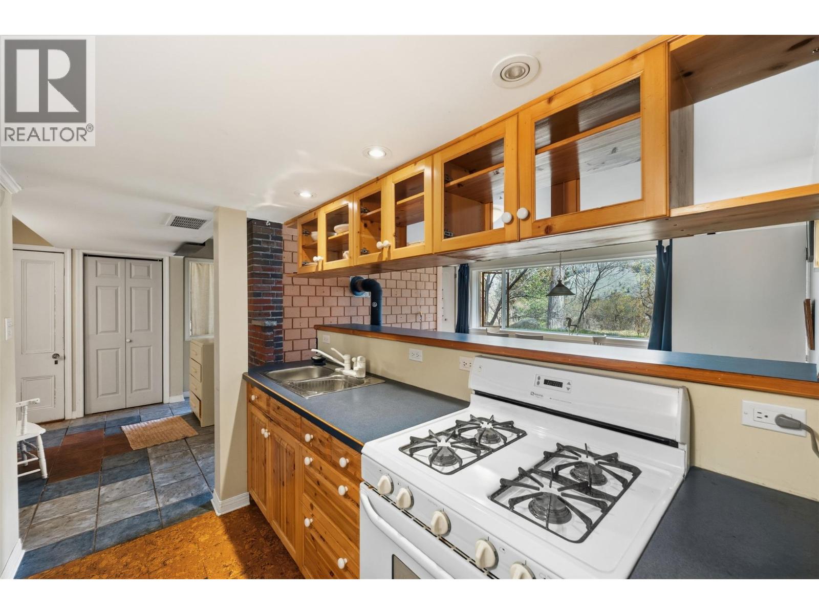 128 Farleigh Lake Road, Penticton