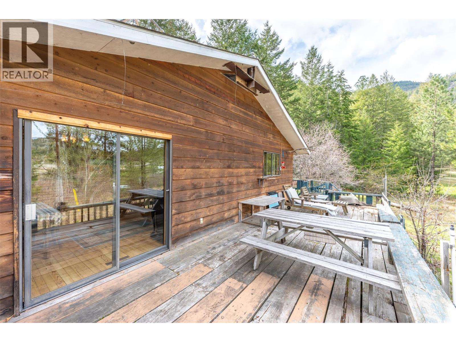 128 Farleigh Lake Road, Penticton