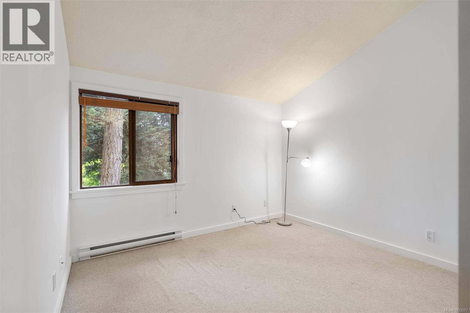 #205 2341 HARBOUR RD - 19