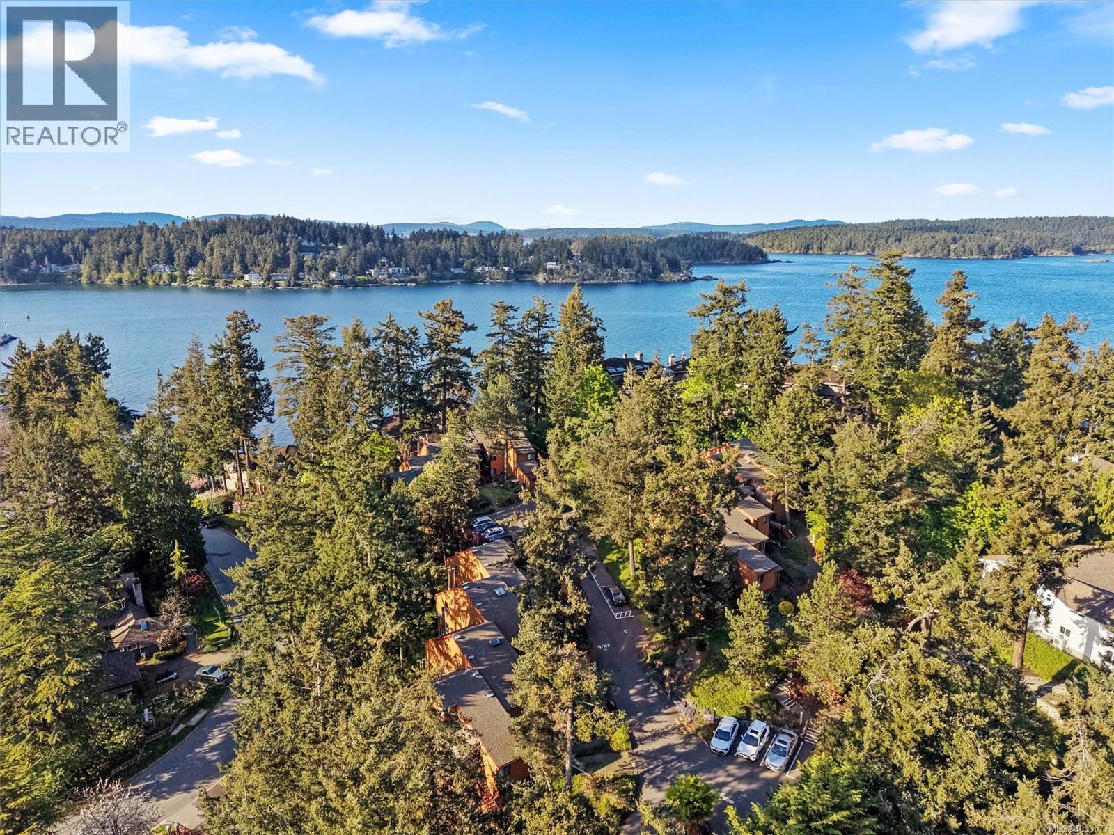 #205 2341 HARBOUR RD - 33