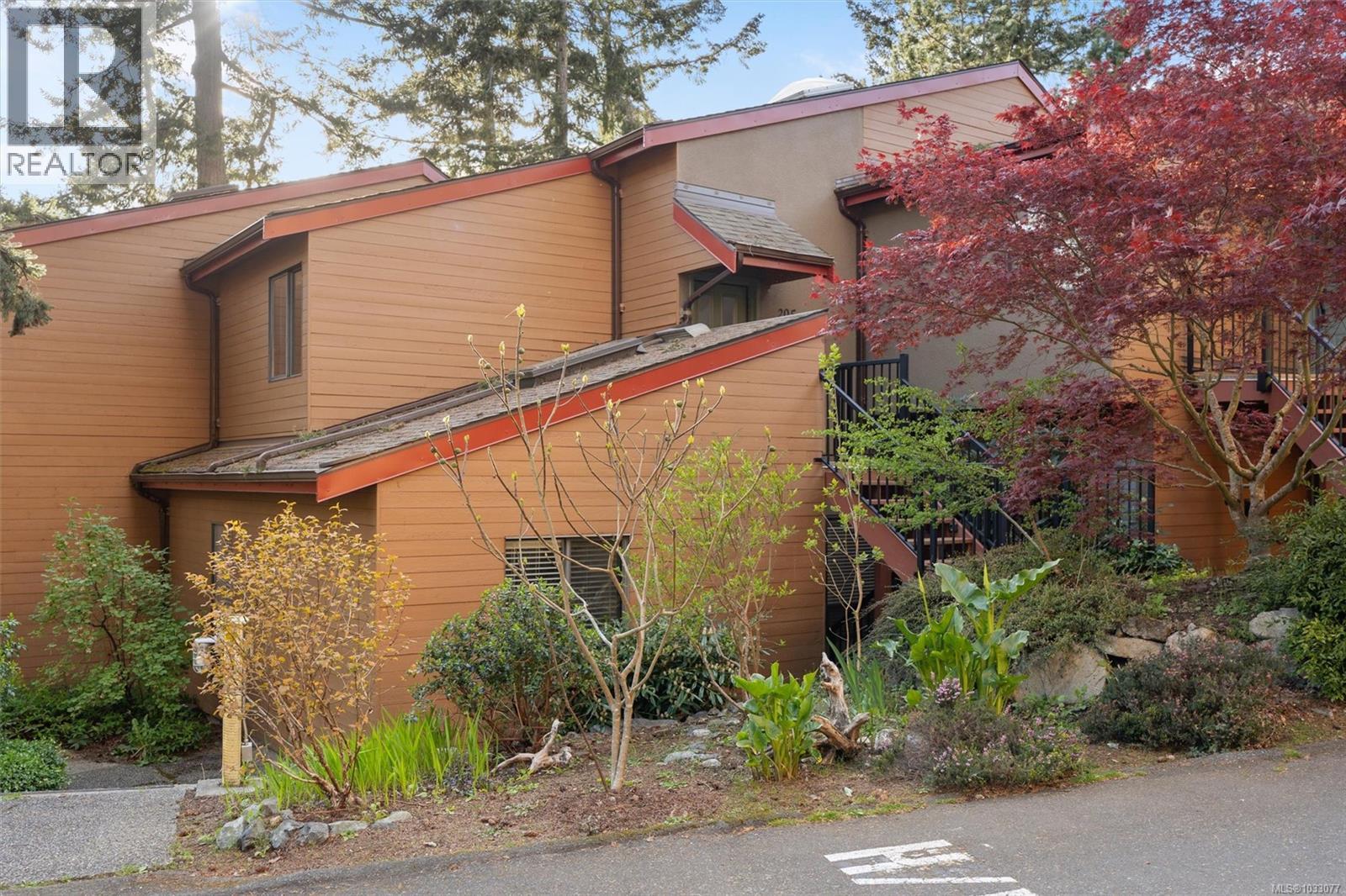 #205 2341 Harbour Rd - 35