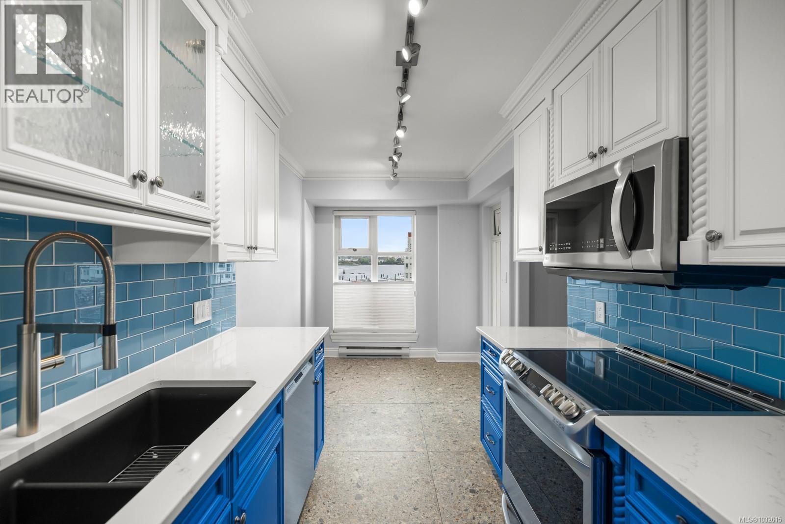 306 75 Songhees Road, Victoria