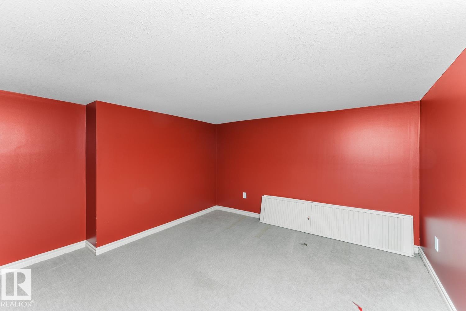 218 PINE AV - 25