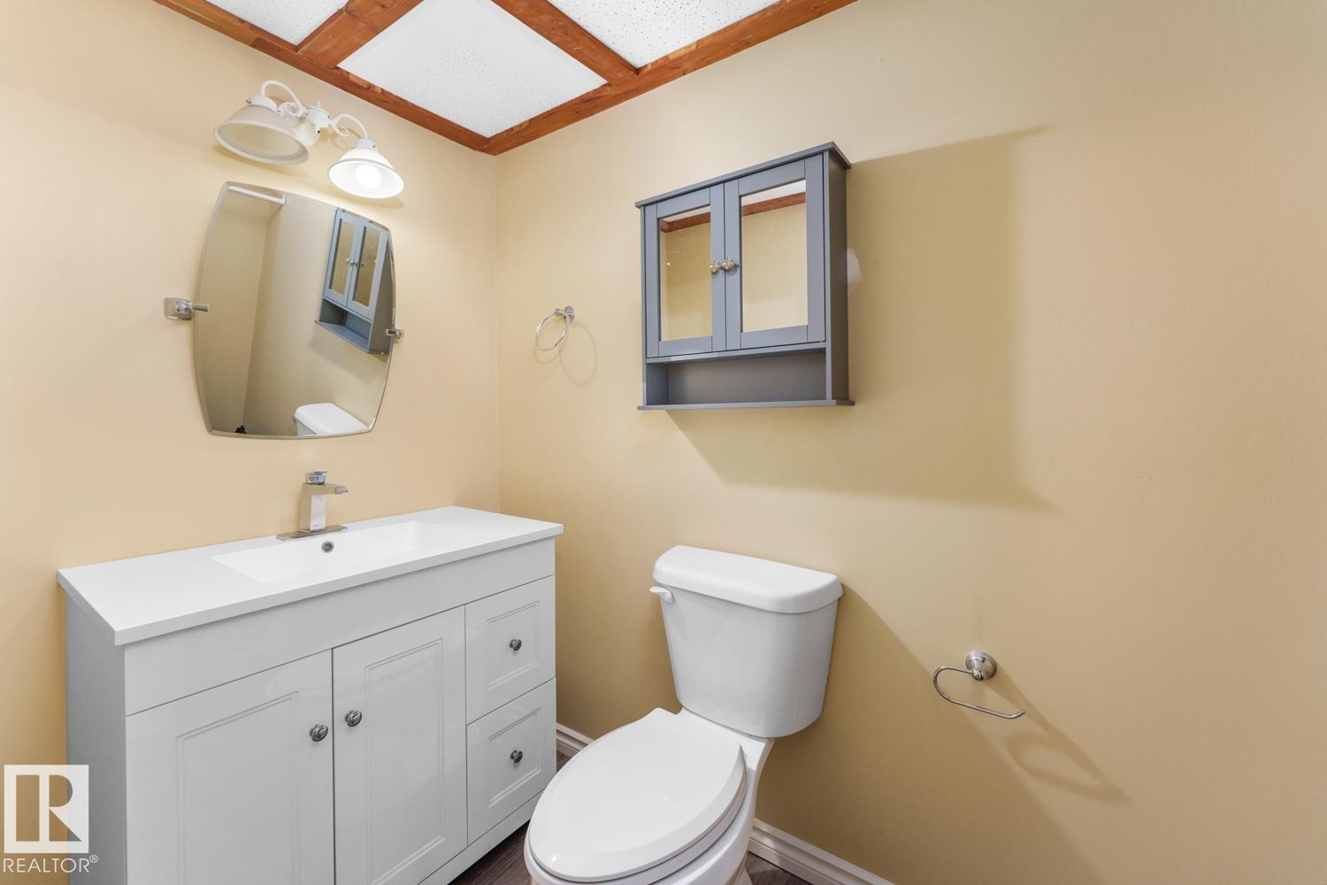 218 PINE AV - 26