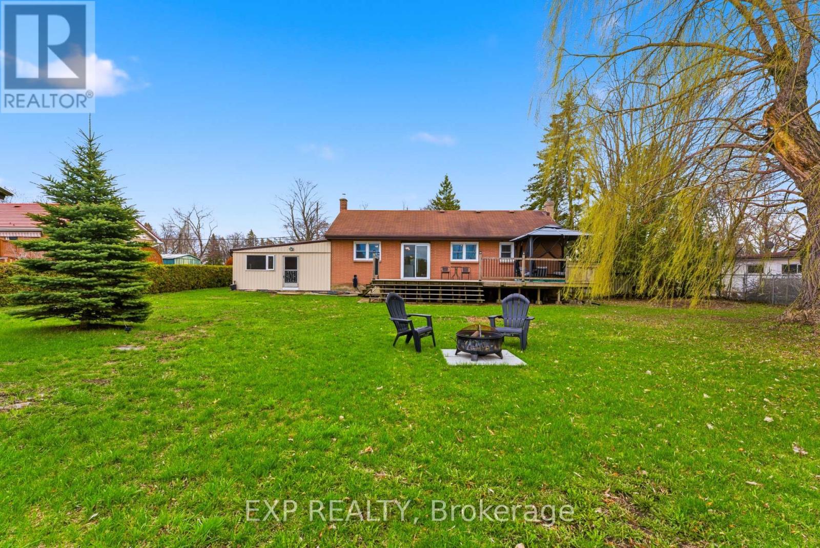 6 BAYSIDE DRIVE - 32