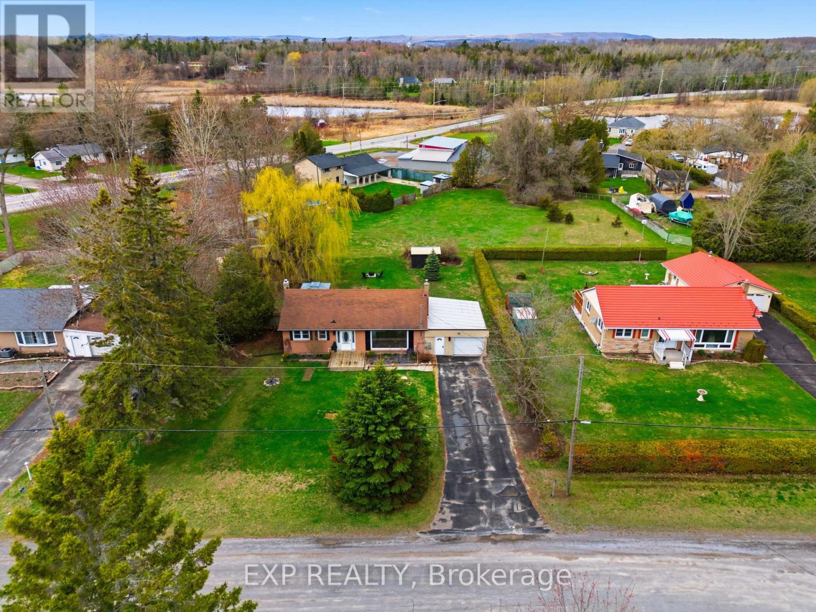 6 BAYSIDE DRIVE - 36