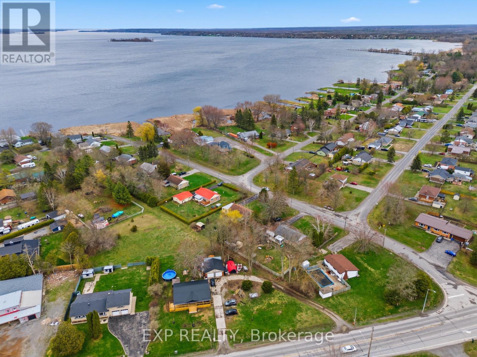 6 BAYSIDE DRIVE - 39