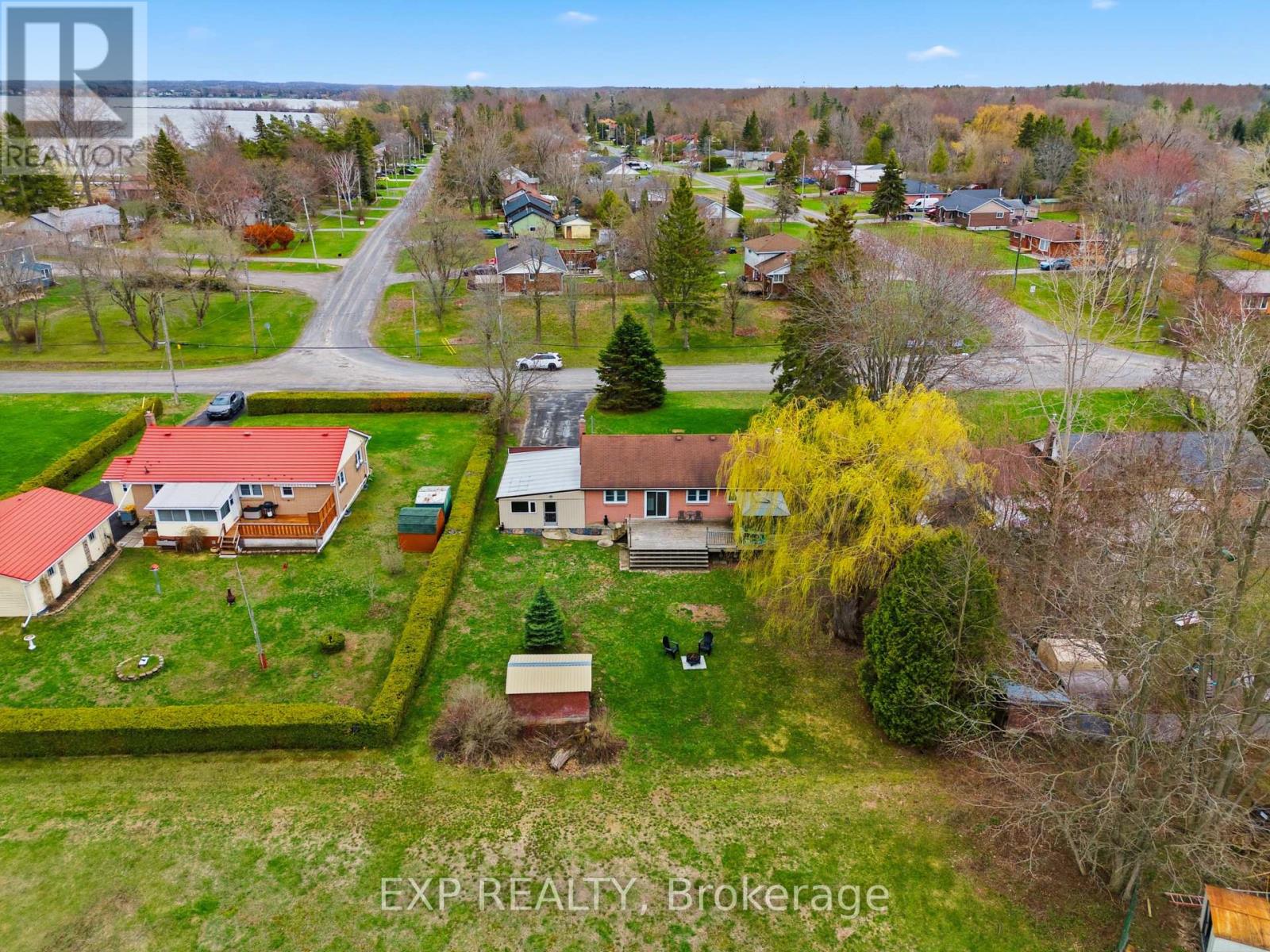 6 BAYSIDE DRIVE - 35