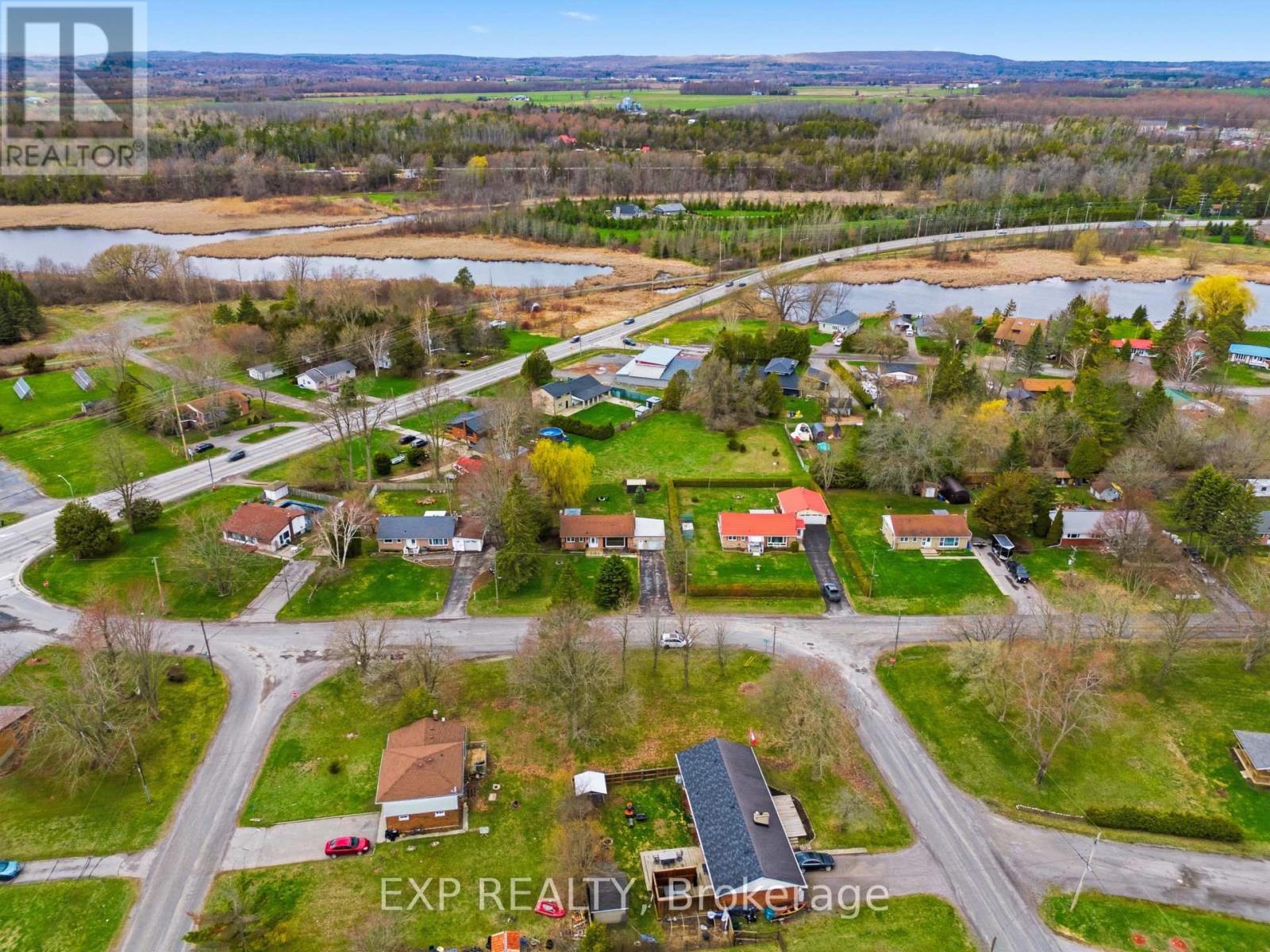 6 BAYSIDE DRIVE - 37