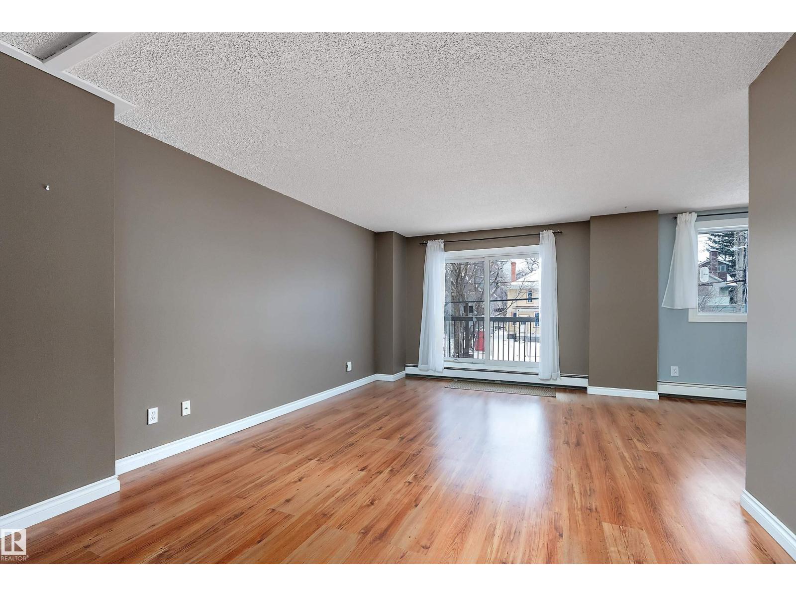 #206 9929 113 ST NW - 5