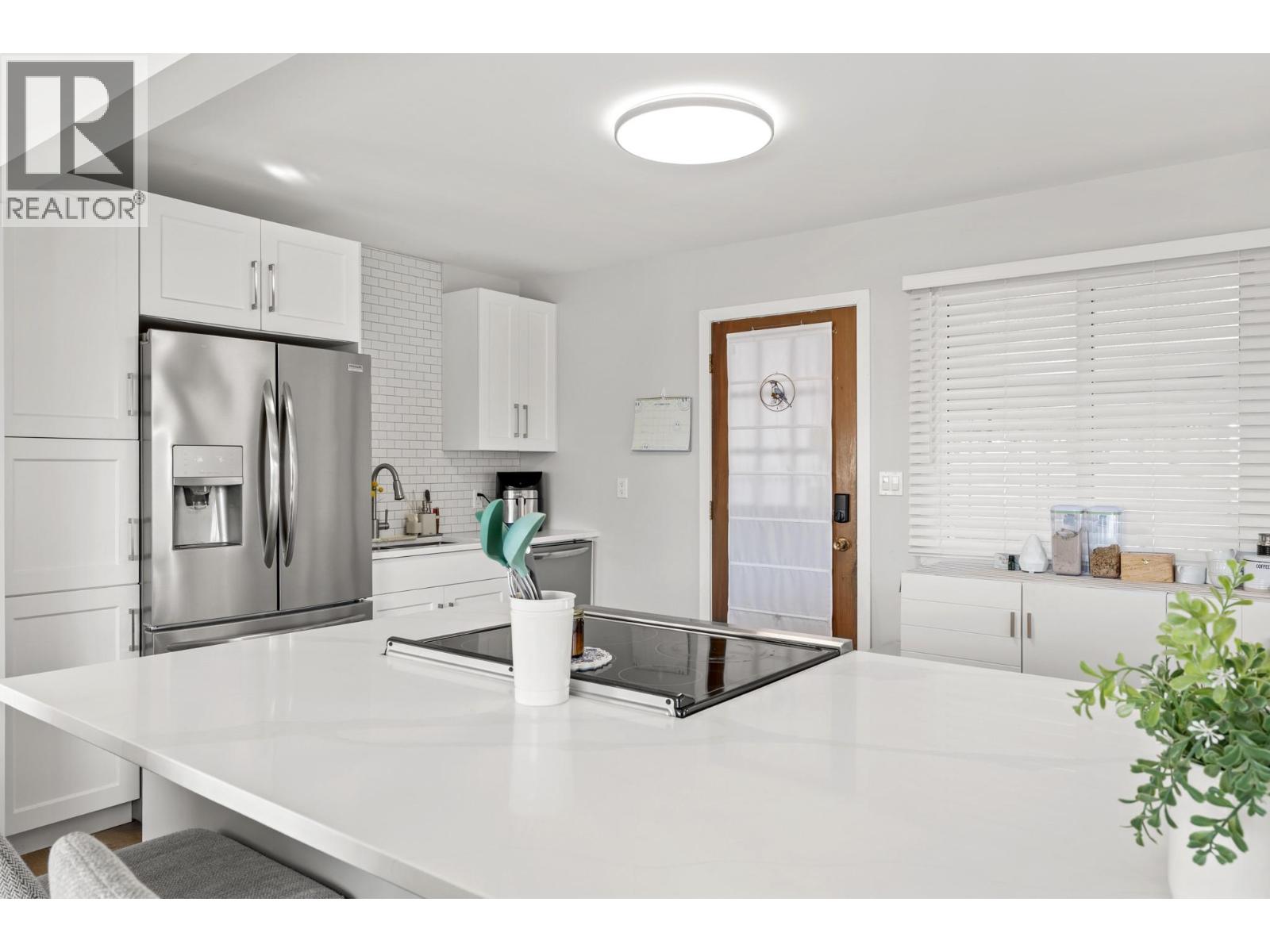 1390 Mountain Avenue - 10