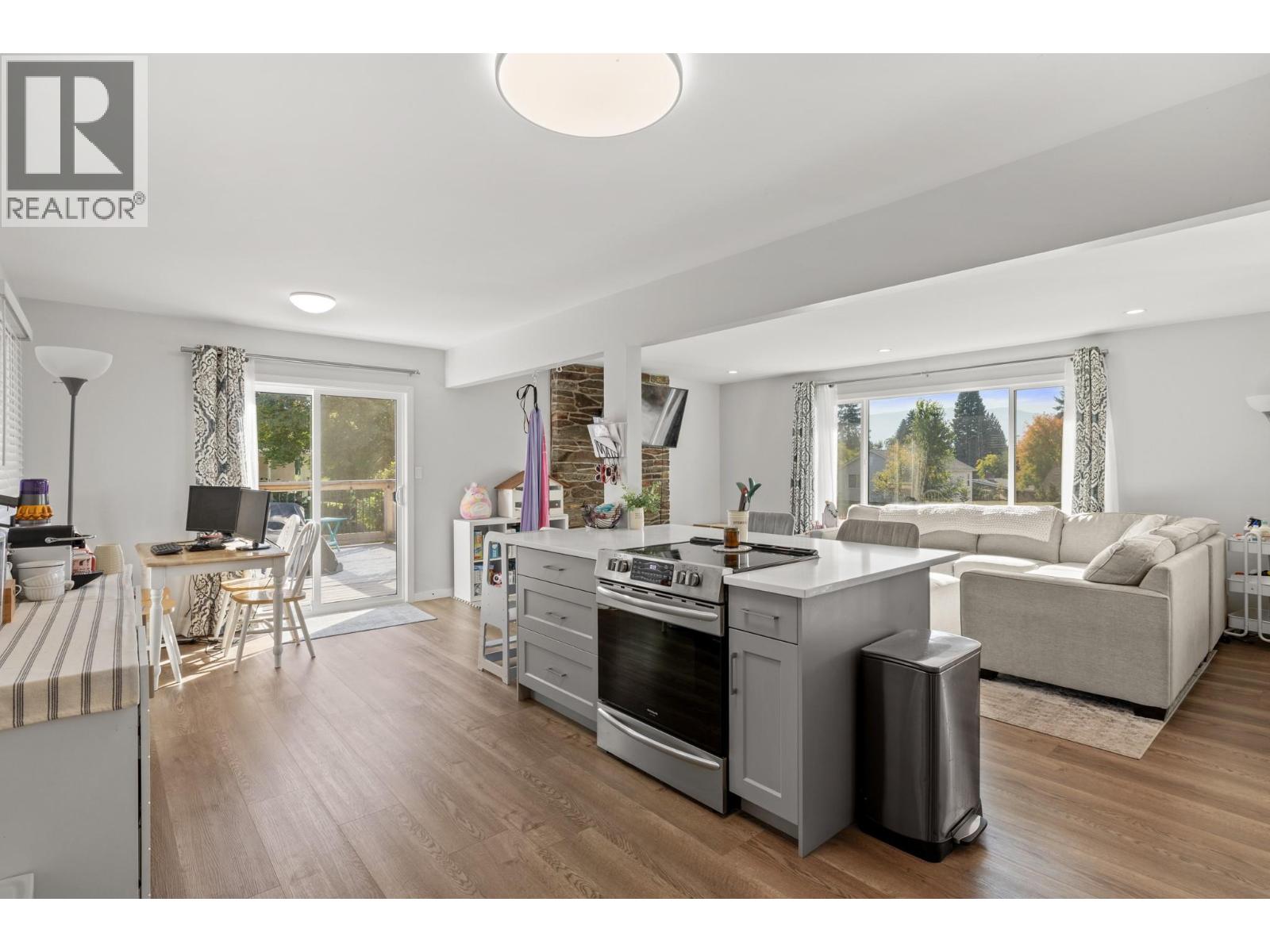 1390 Mountain Avenue - 13