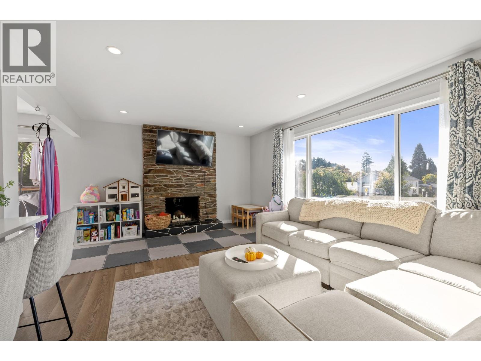 1390 Mountain Avenue - 2