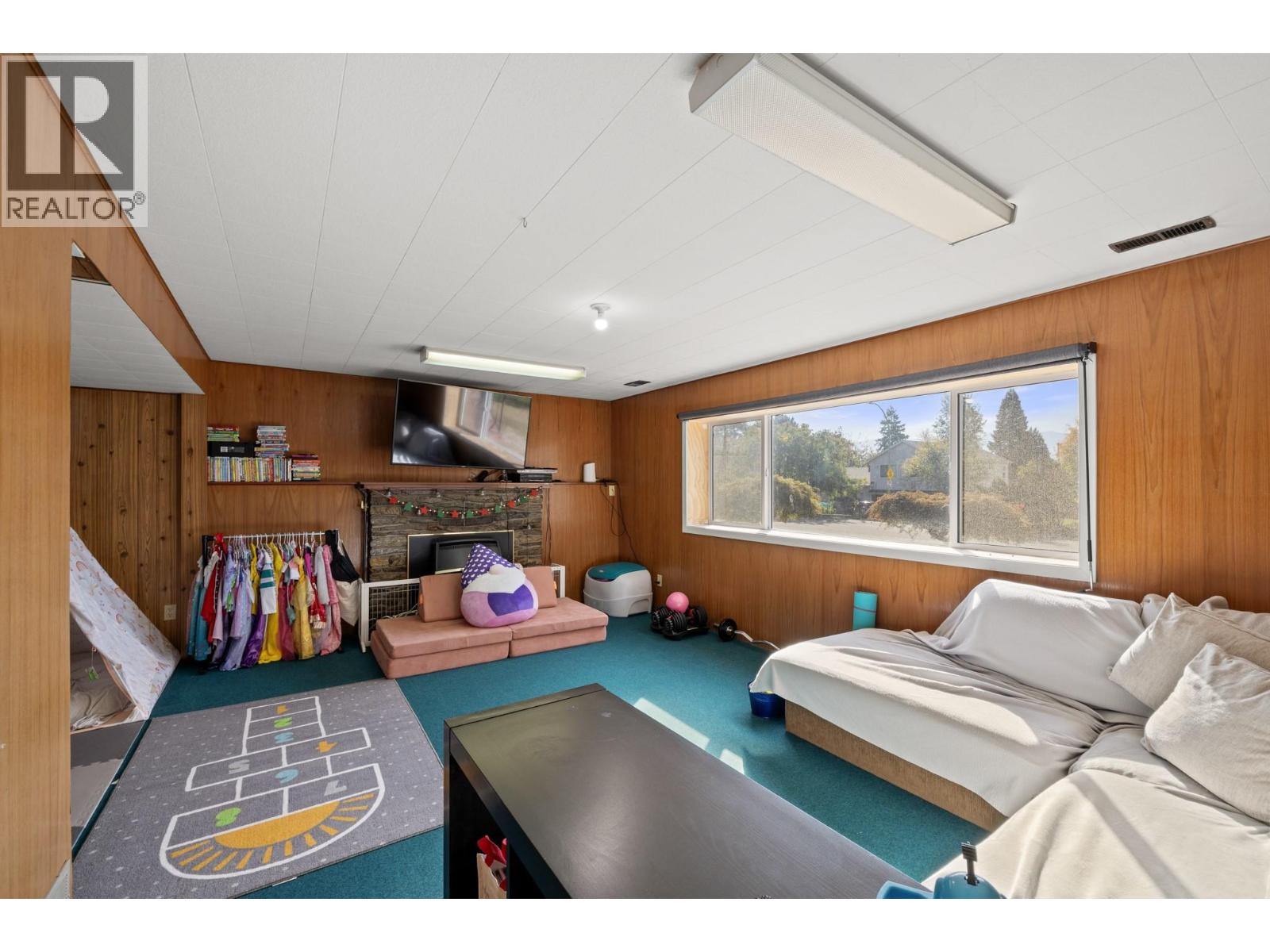 1390 Mountain Avenue - 25