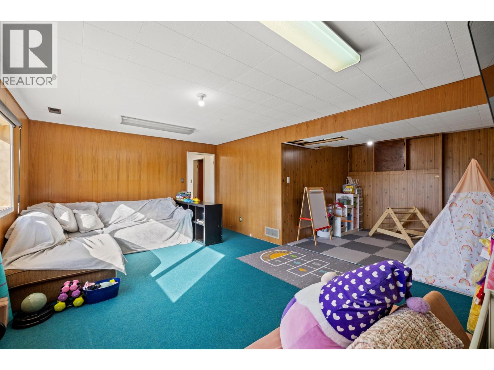 1390 Mountain Avenue - 26