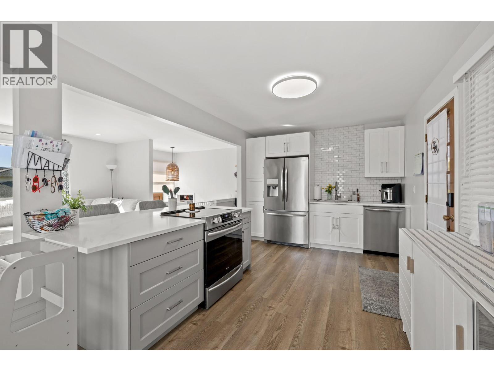 1390 Mountain Avenue - 7