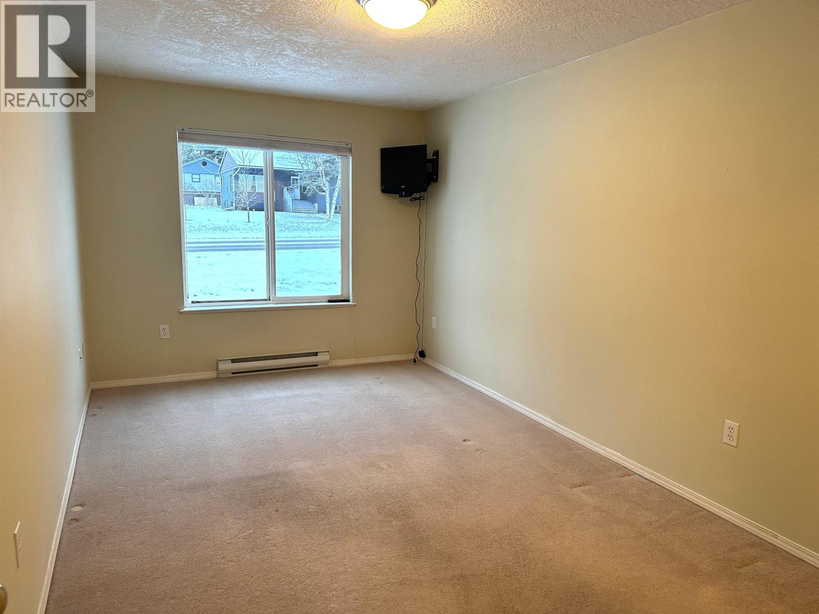 #1 1686 MAIN STREET - 9