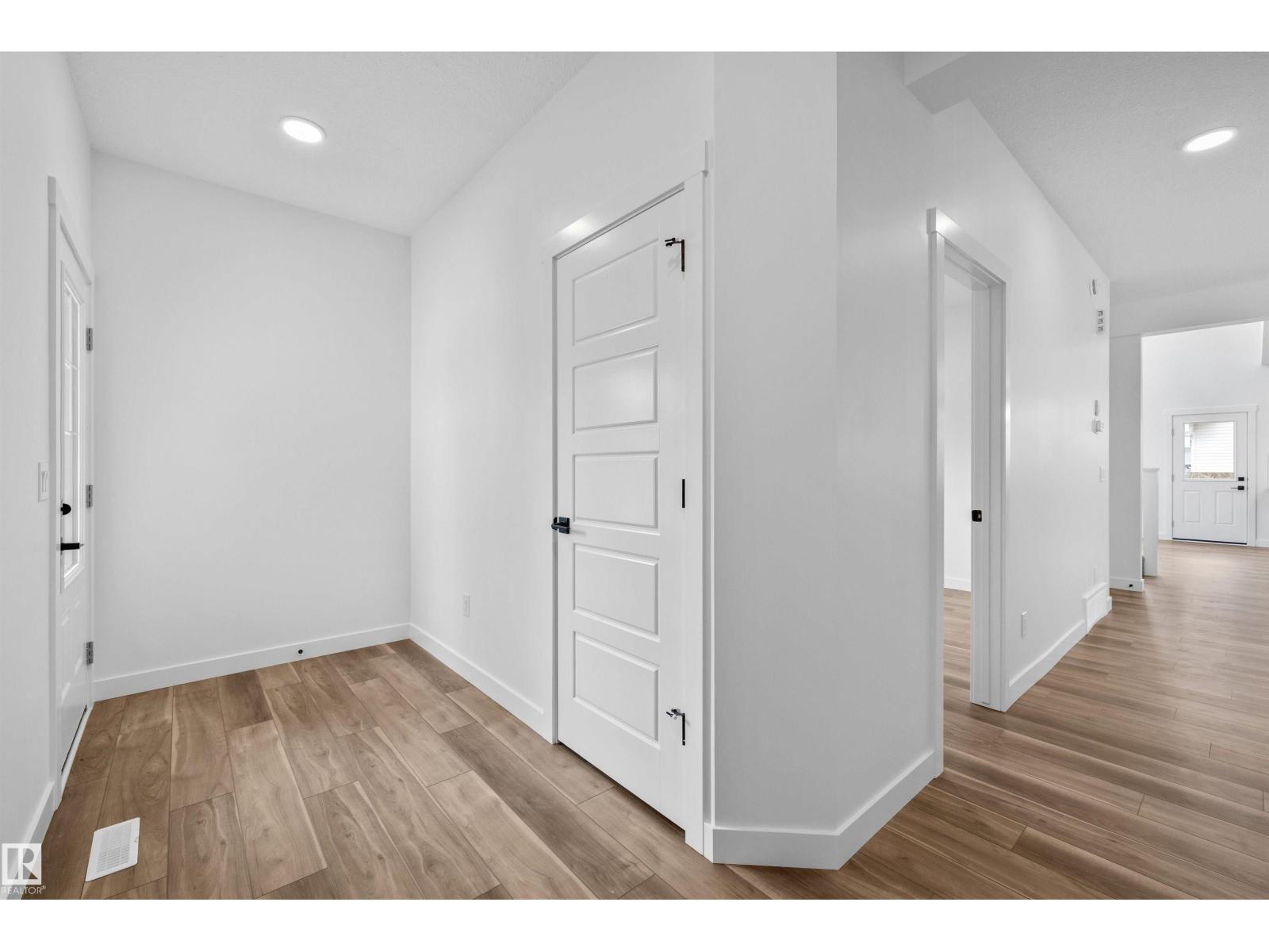 2263 194 ST NW - 4
