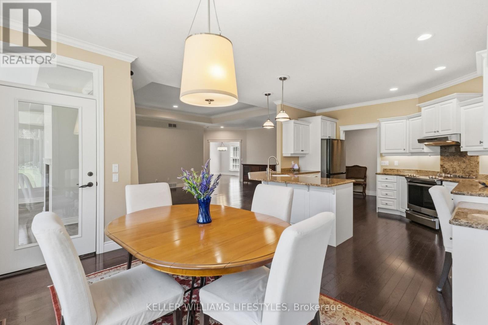 10 TETHERWOOD COURT - 12