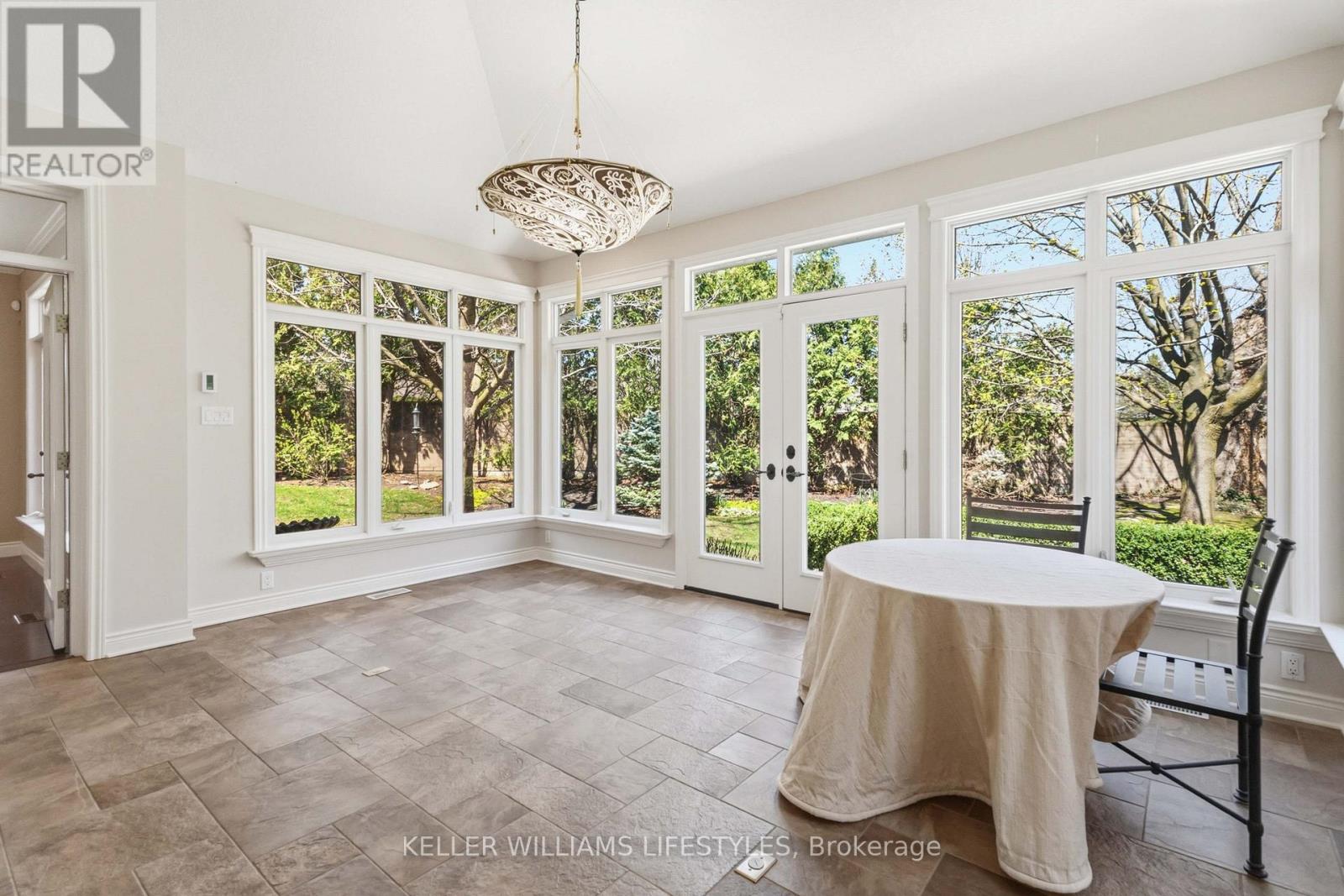 10 TETHERWOOD COURT - 18