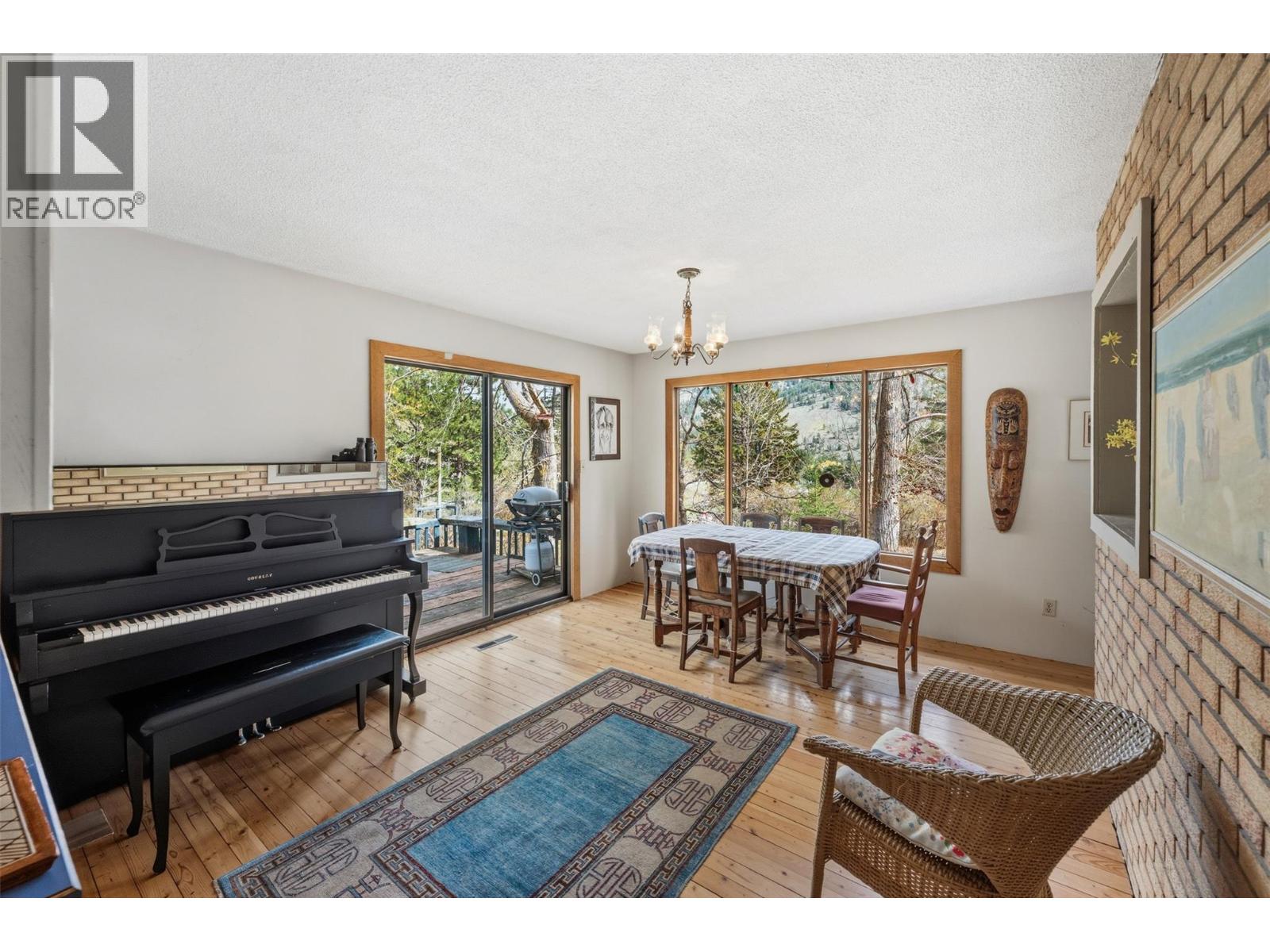 128 Farleigh Lake Road, Penticton